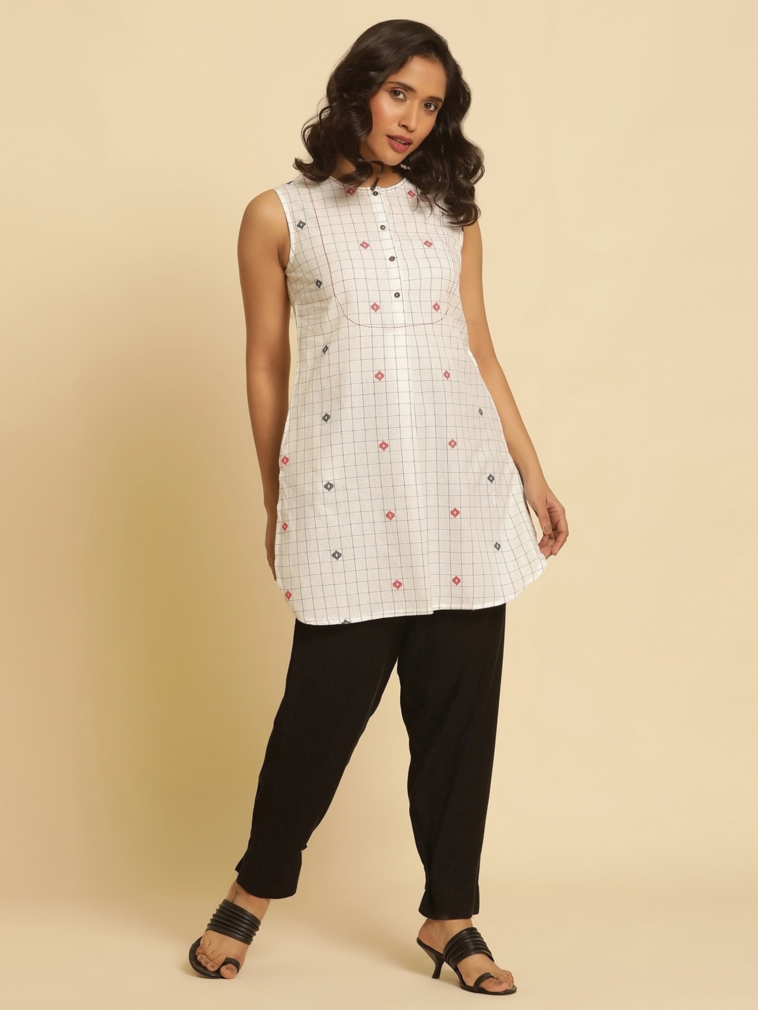 W White Cotton Embroidered Tunic