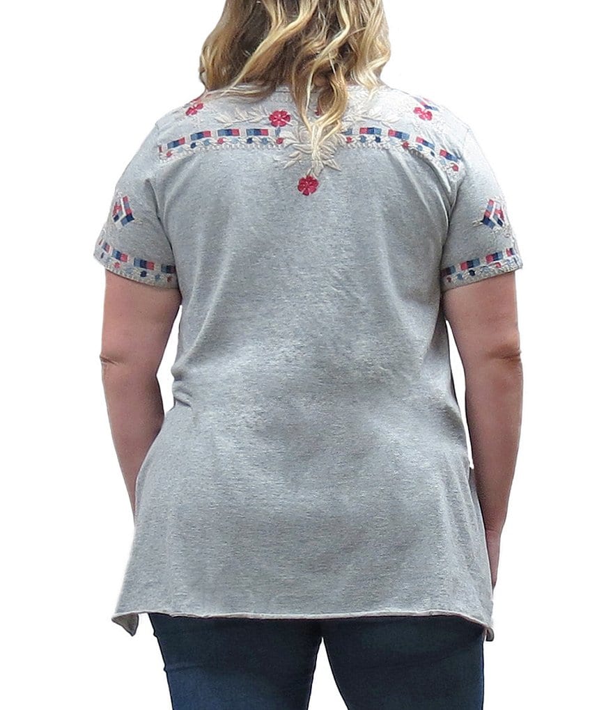 Karyn Seo Plus Size Aura Notch Collar Floral Embroidered Short Sleeve Split Hem Tunic Top