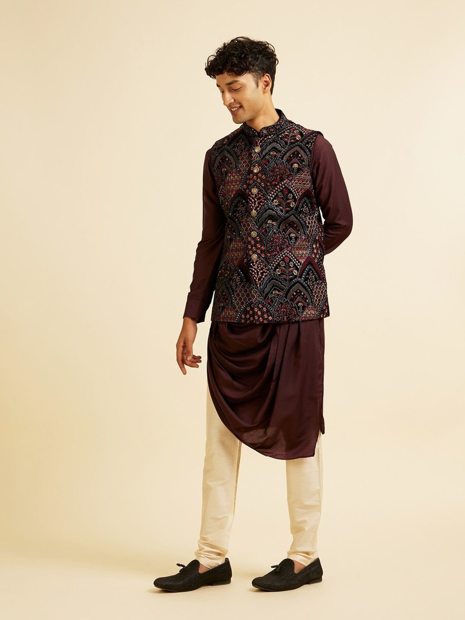 Manyavar Black Regular Fit Embroidered Nehru Jacket