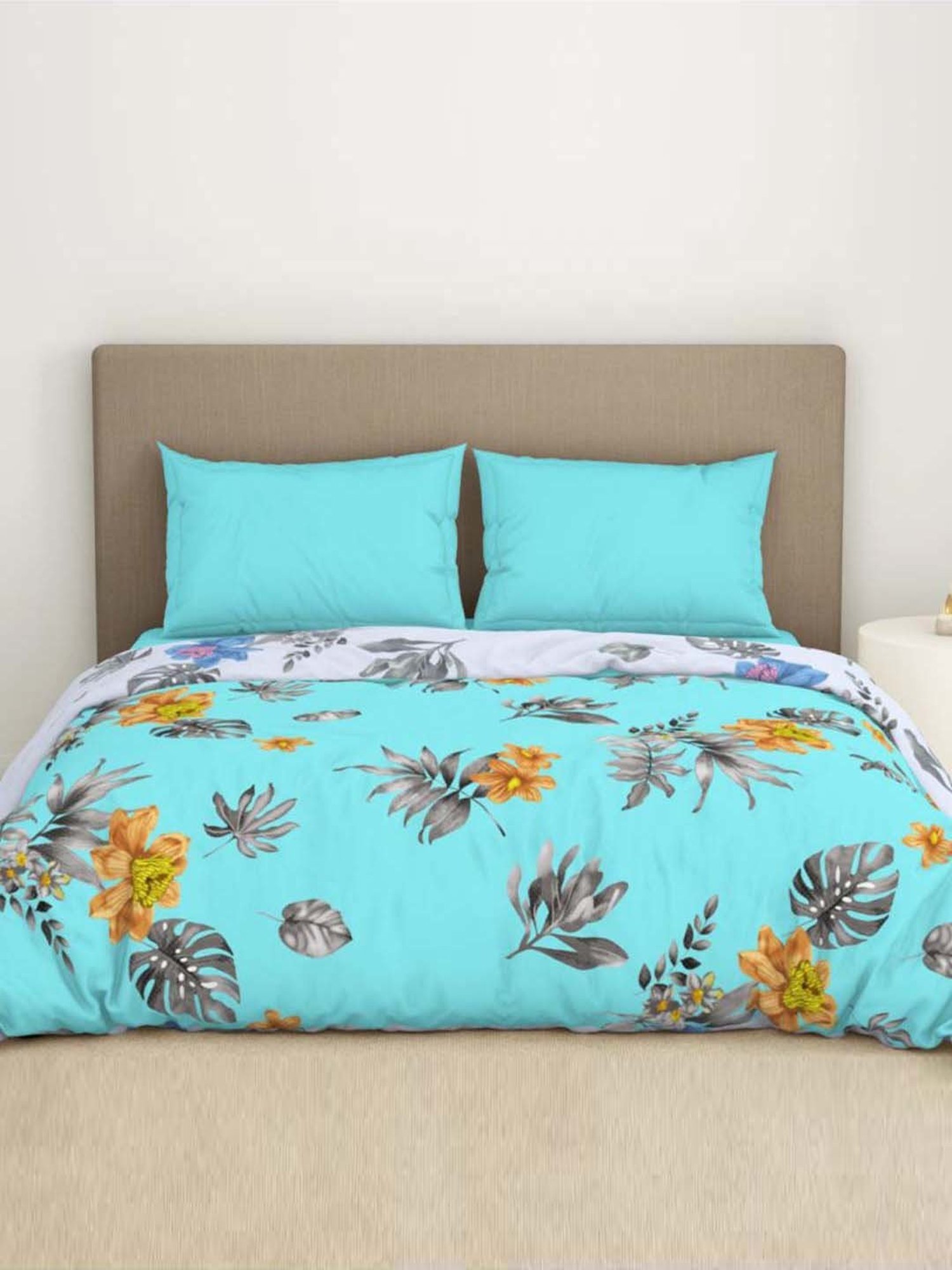 Welspun Sky Blue Microfiber 120 TC La Piazza Double Bed Quilt Rajais