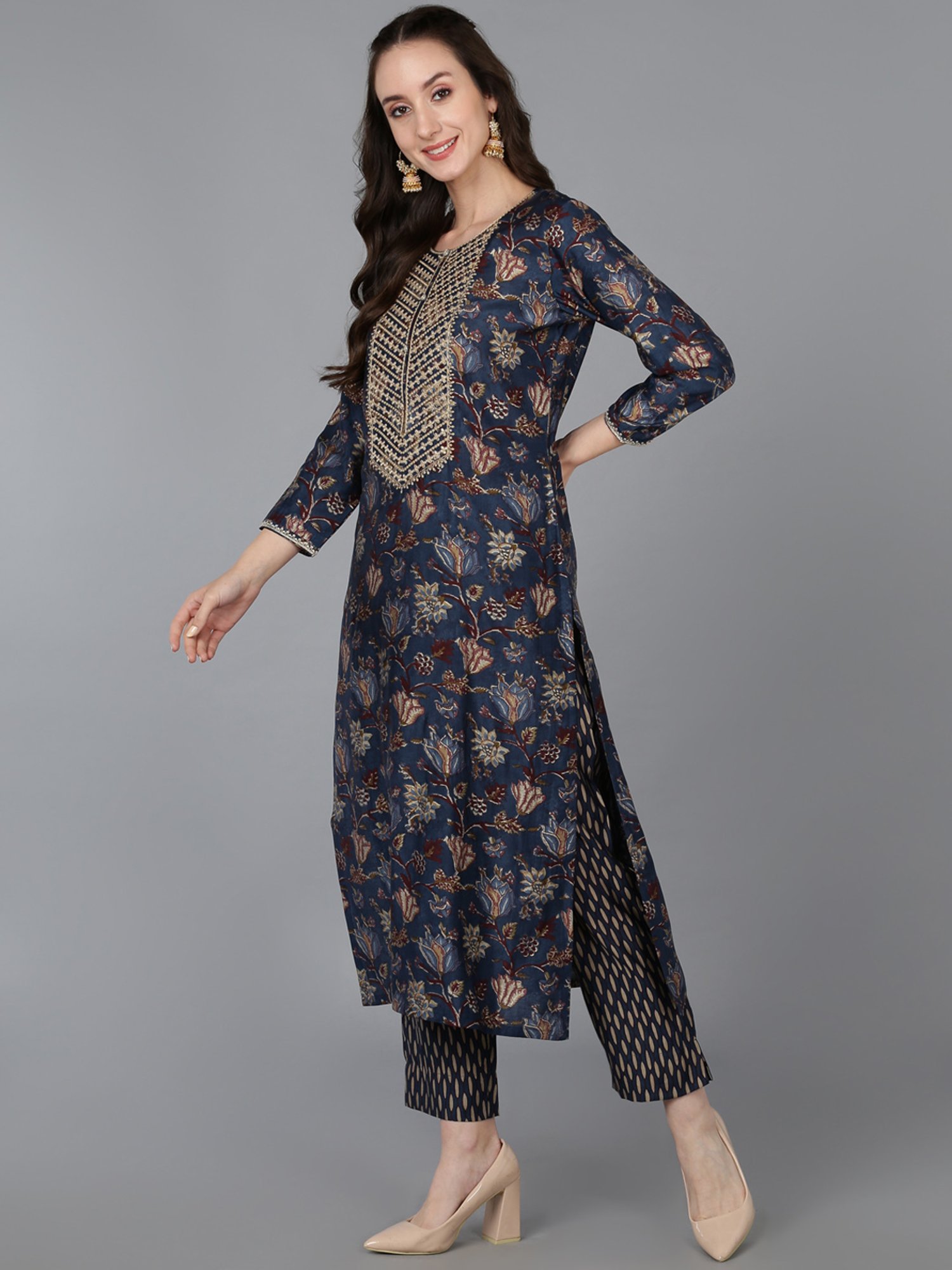 Vaamsi Blue Embroidered Kurta Pant Set With Dupatta