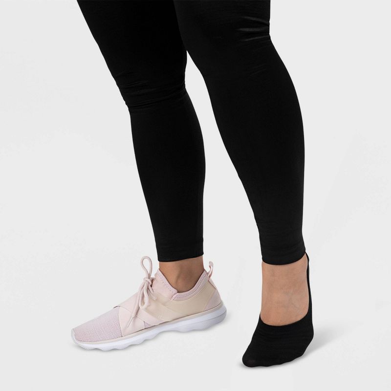 Peds Women's Sport 4pk Liner Socks - Assorted Black 5-10