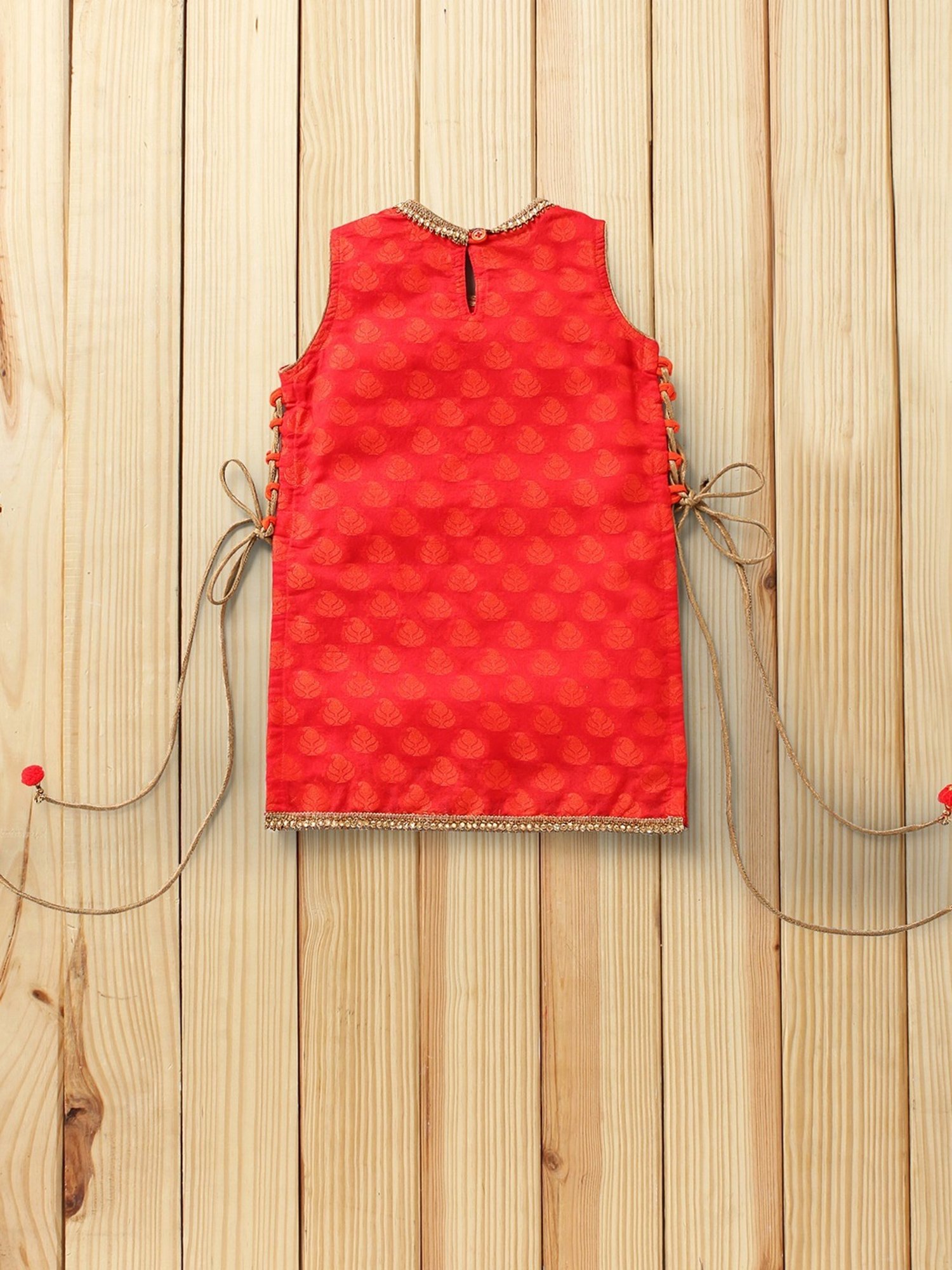 TWISHA Red Self Clothing Set