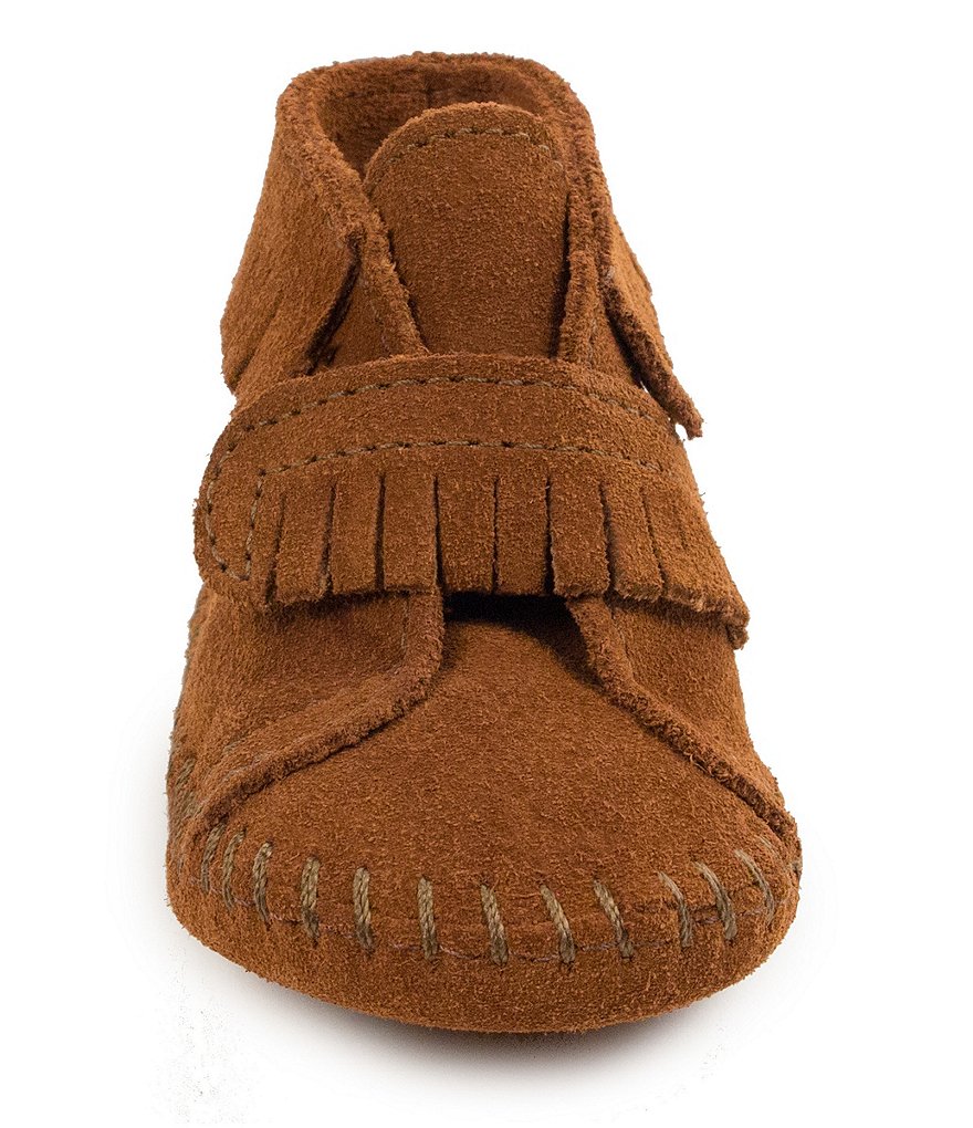 Minnetonka Kids' Front Strap Bootie Crib Shoe (Infant)