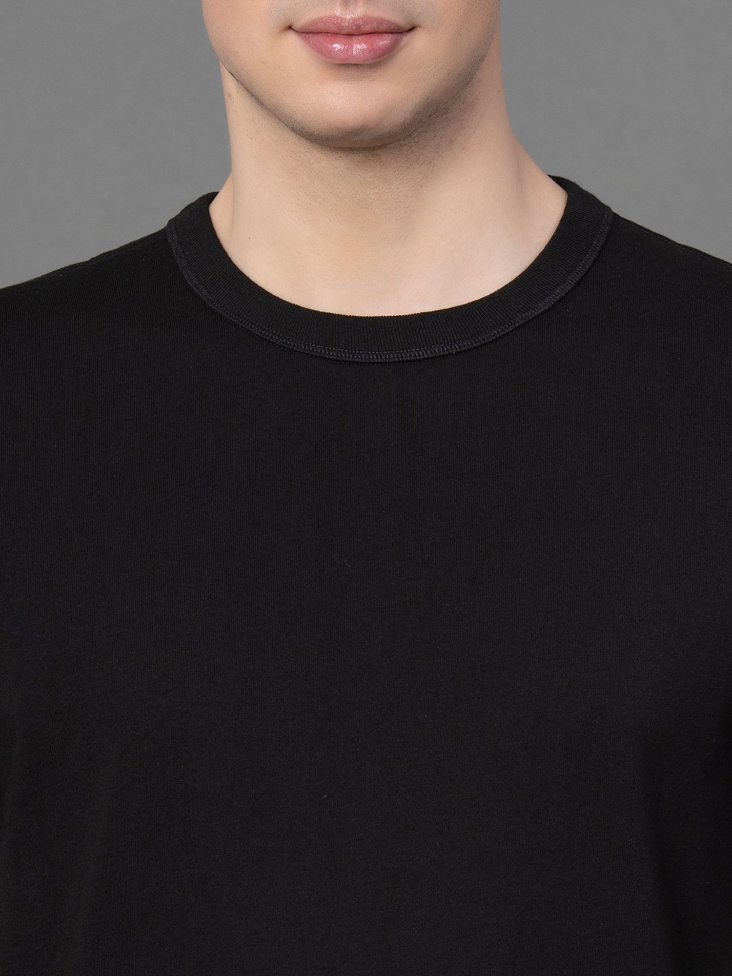 Red Tape Black Regular Fit Cotton Crew T-Shirt