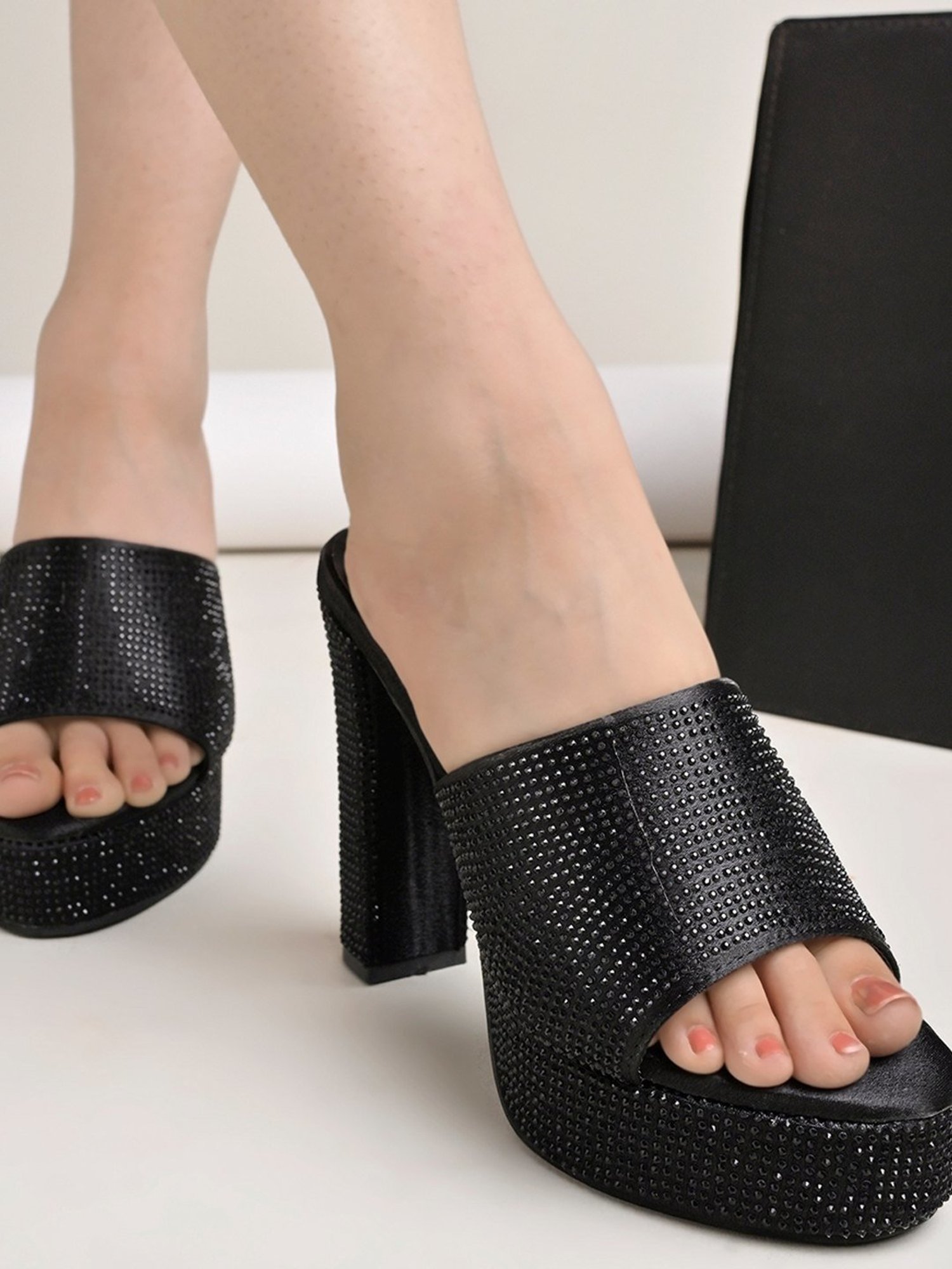 Shoetopia Women's Black Casual Sandals