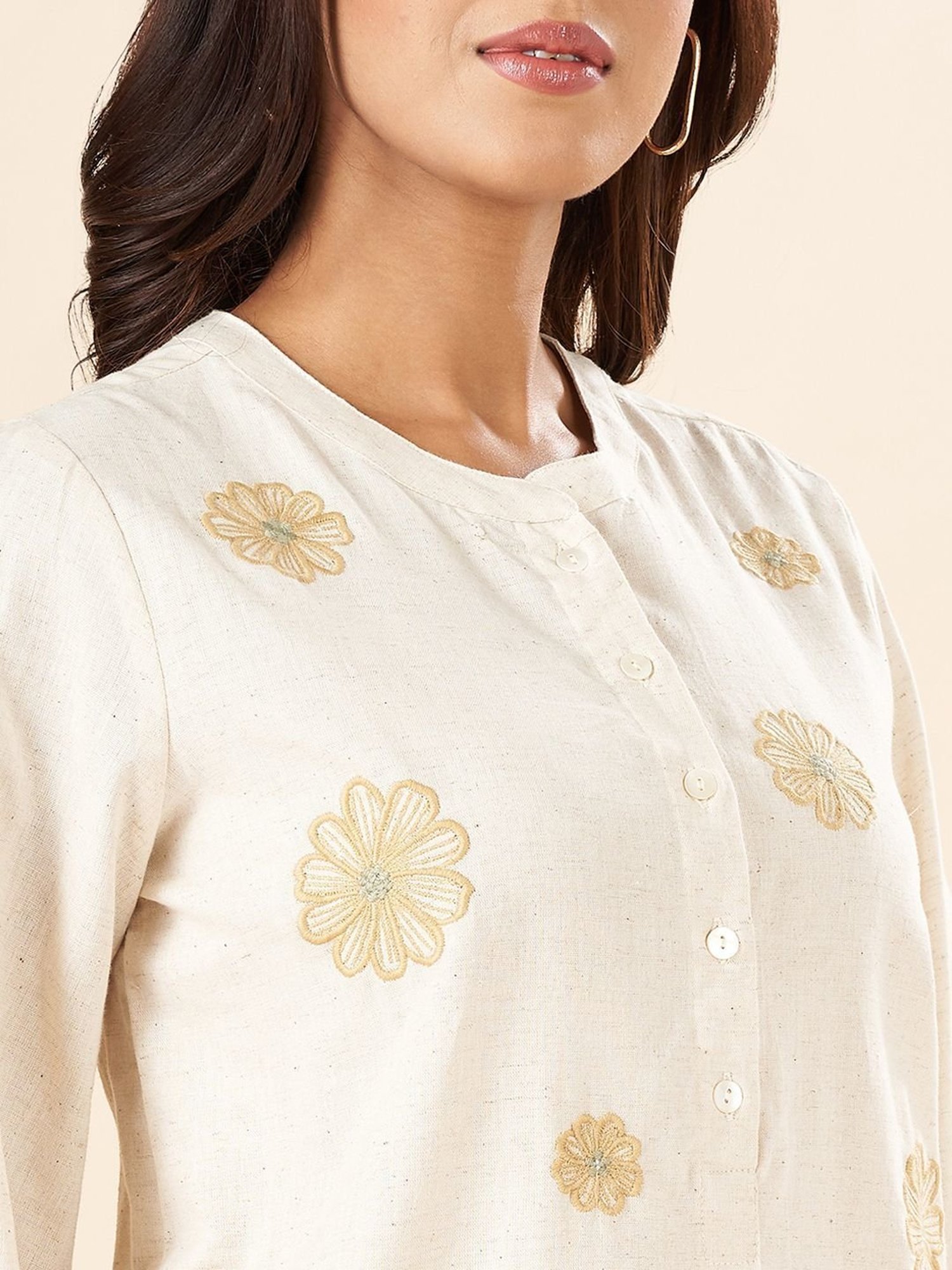 Akkriti by Pantaloons Off-White Cotton Embroidered Tunic