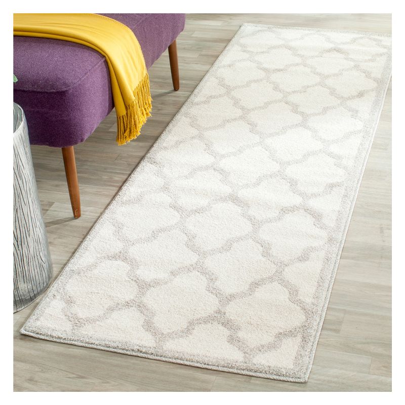 Clichy Rug 5'X5' - Navy/Beige - Safavieh