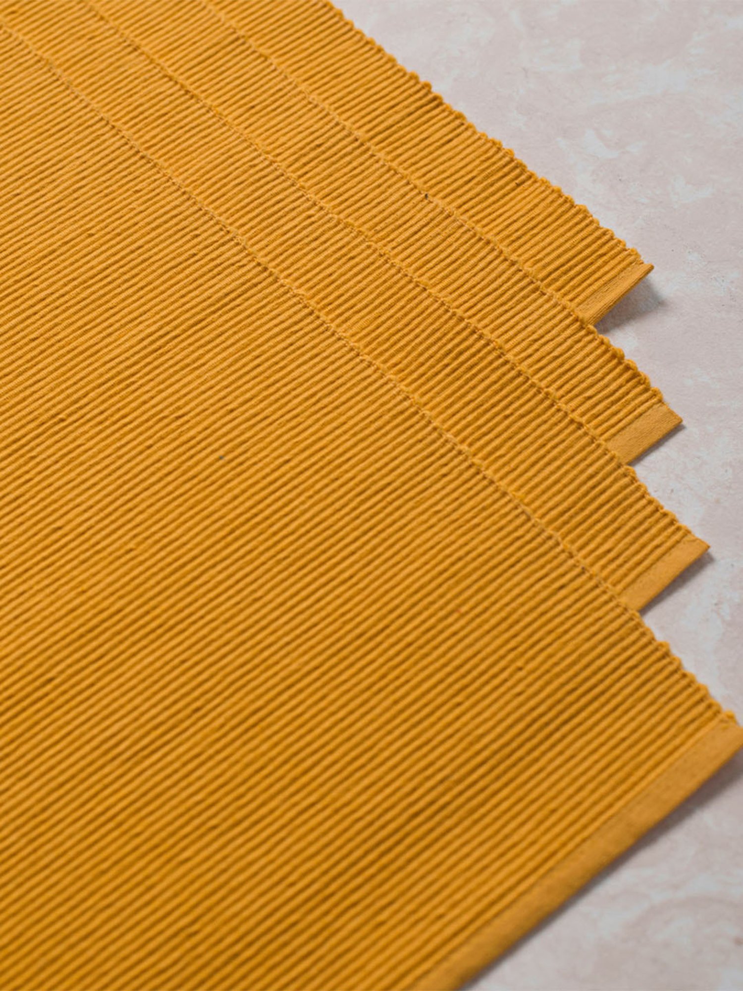 Table Runner with 4ct Placemats - Bullseye's Playground™