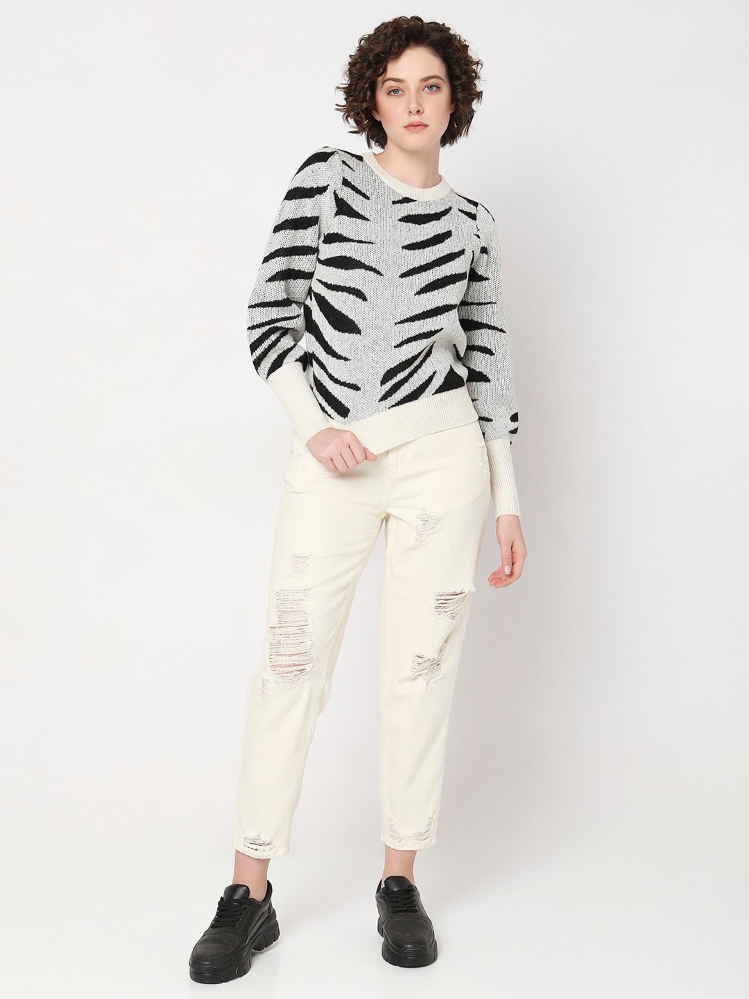 Vero Moda Black & White Printed Pullover