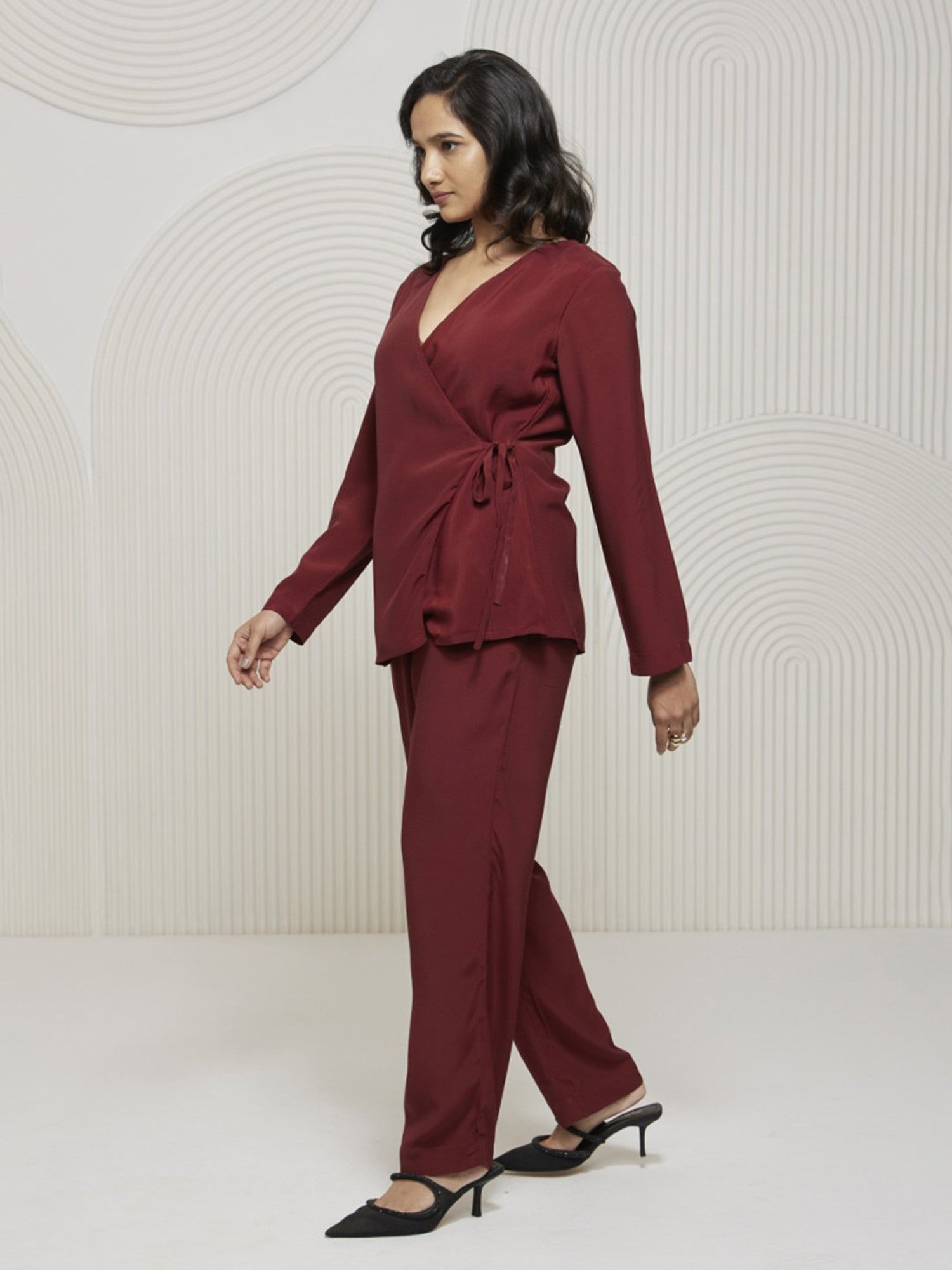 Artagai Beige Co-Ord Set with Notch Collar Kurta and Straight Pants