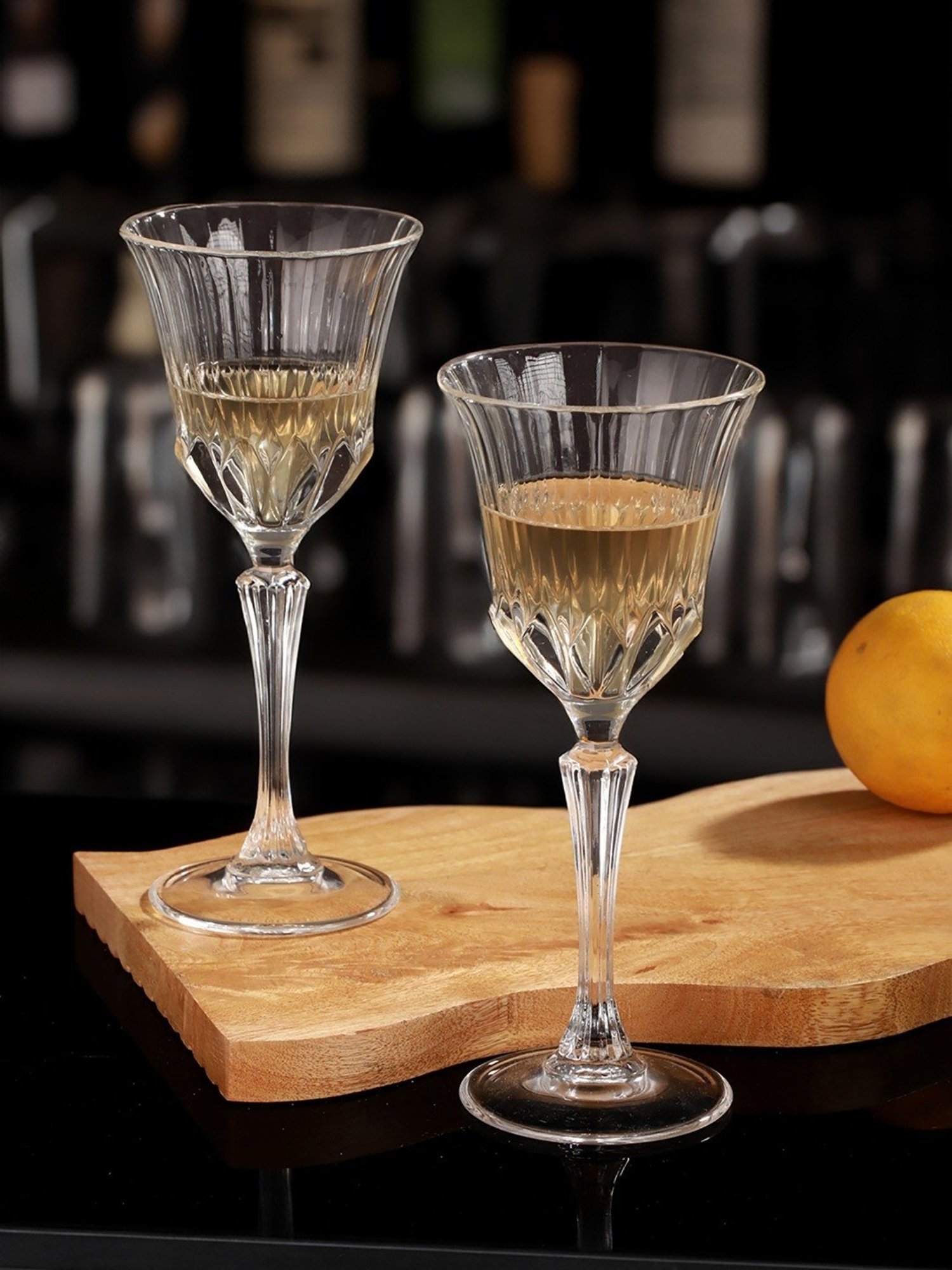 Trovea's Pure Elegance Transparent Glass Wine Glass - Set of 4