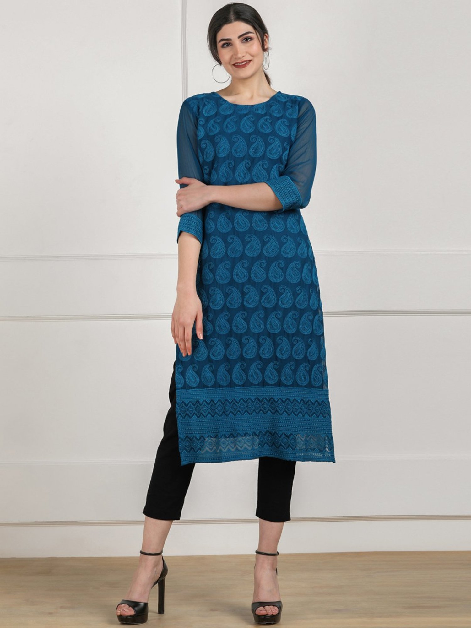 SWAGG INDIA Blue Embroidered Straight Kurta
