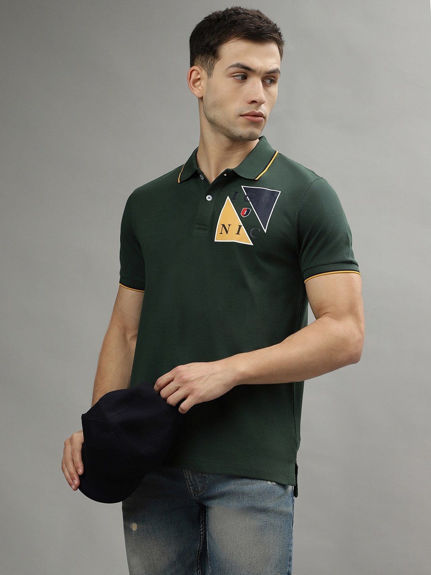 Iconic Men Colourblocked Regular Fit Cotton T-shirt