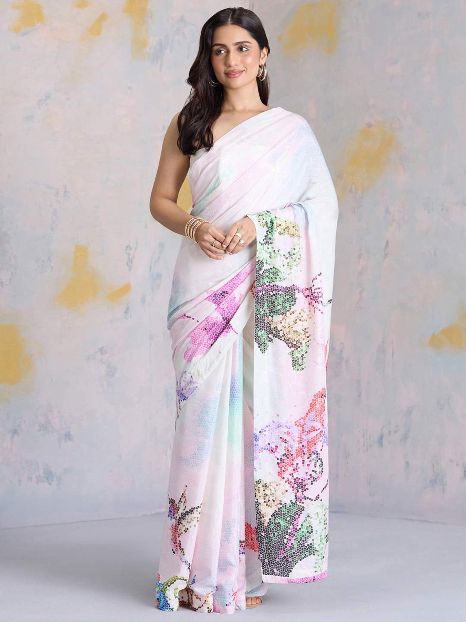 navyasa by liva White & Red Printed Saree With Unstitched Blouse