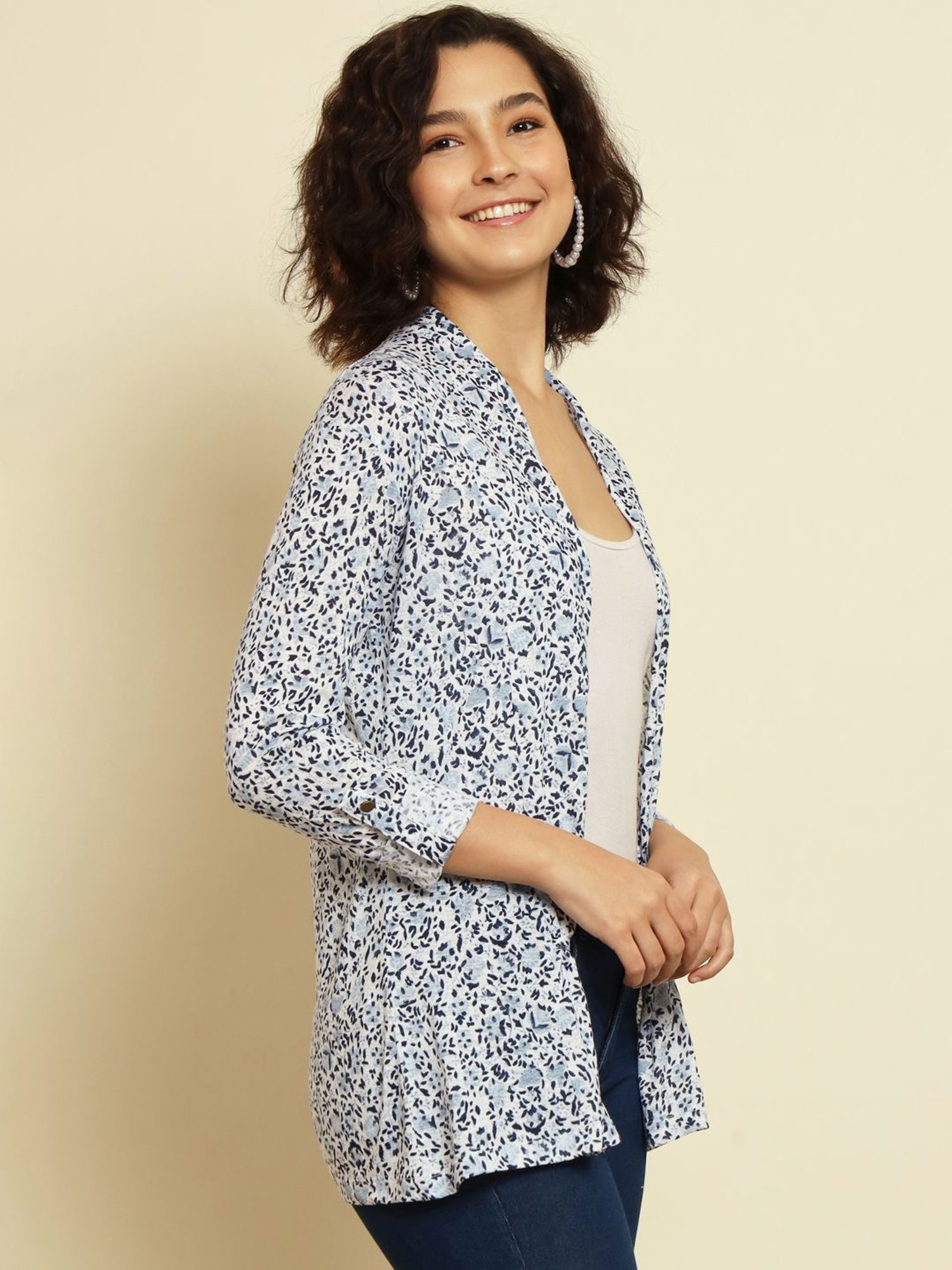 Mafadeny Black Striped Shrug