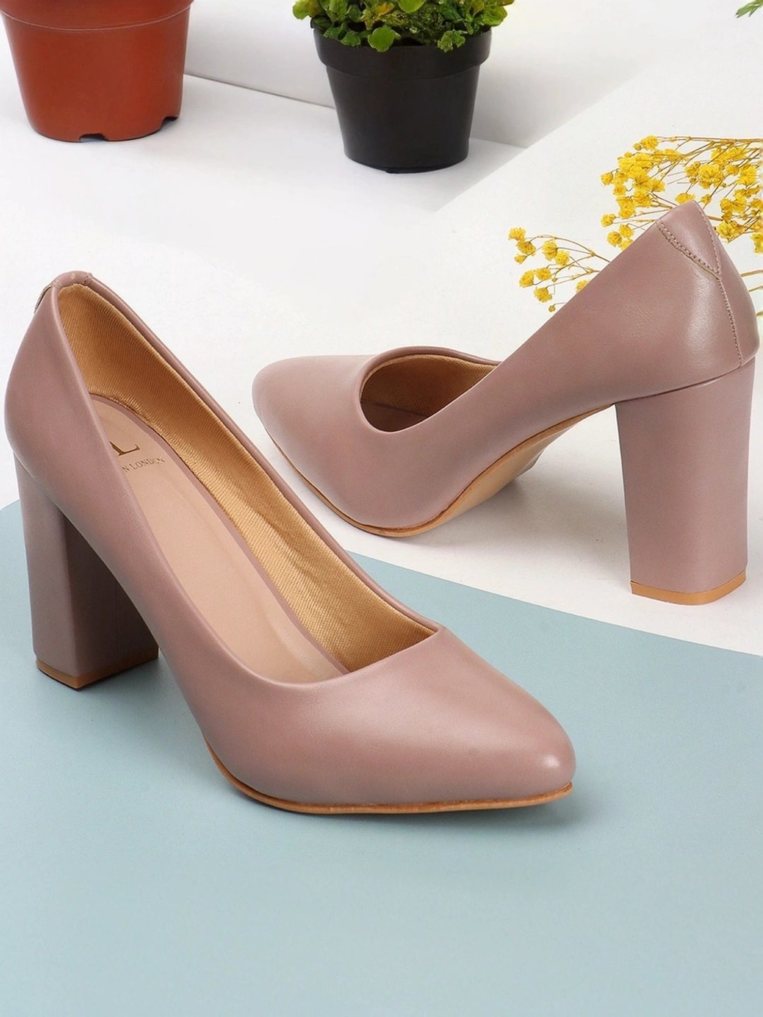 Carlton London Women's Peach Casual Pumps