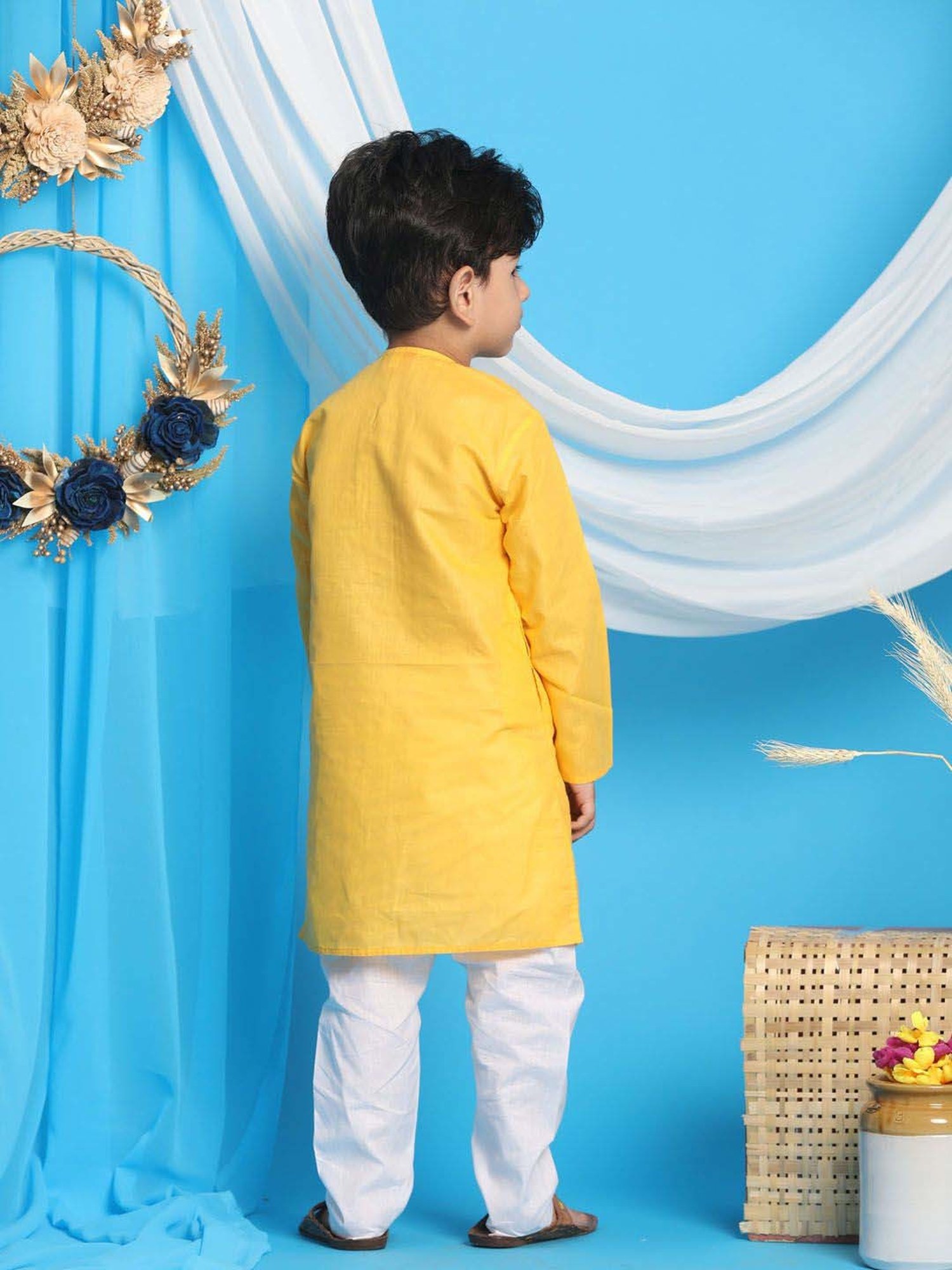 VASTRAMAY Kids Pink & White Floral Print Kurta Set