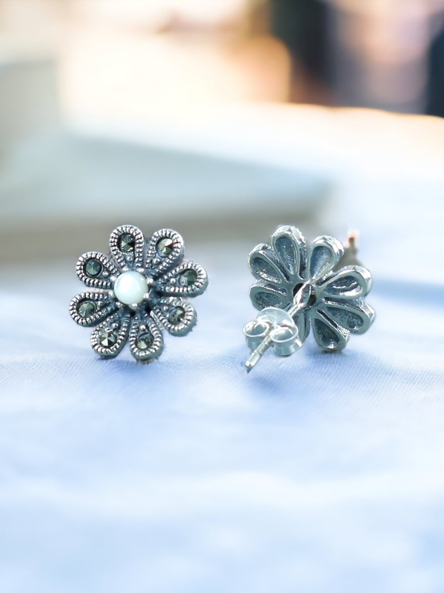 Taraash 925 Sterling Silver Floral Stud Earrings