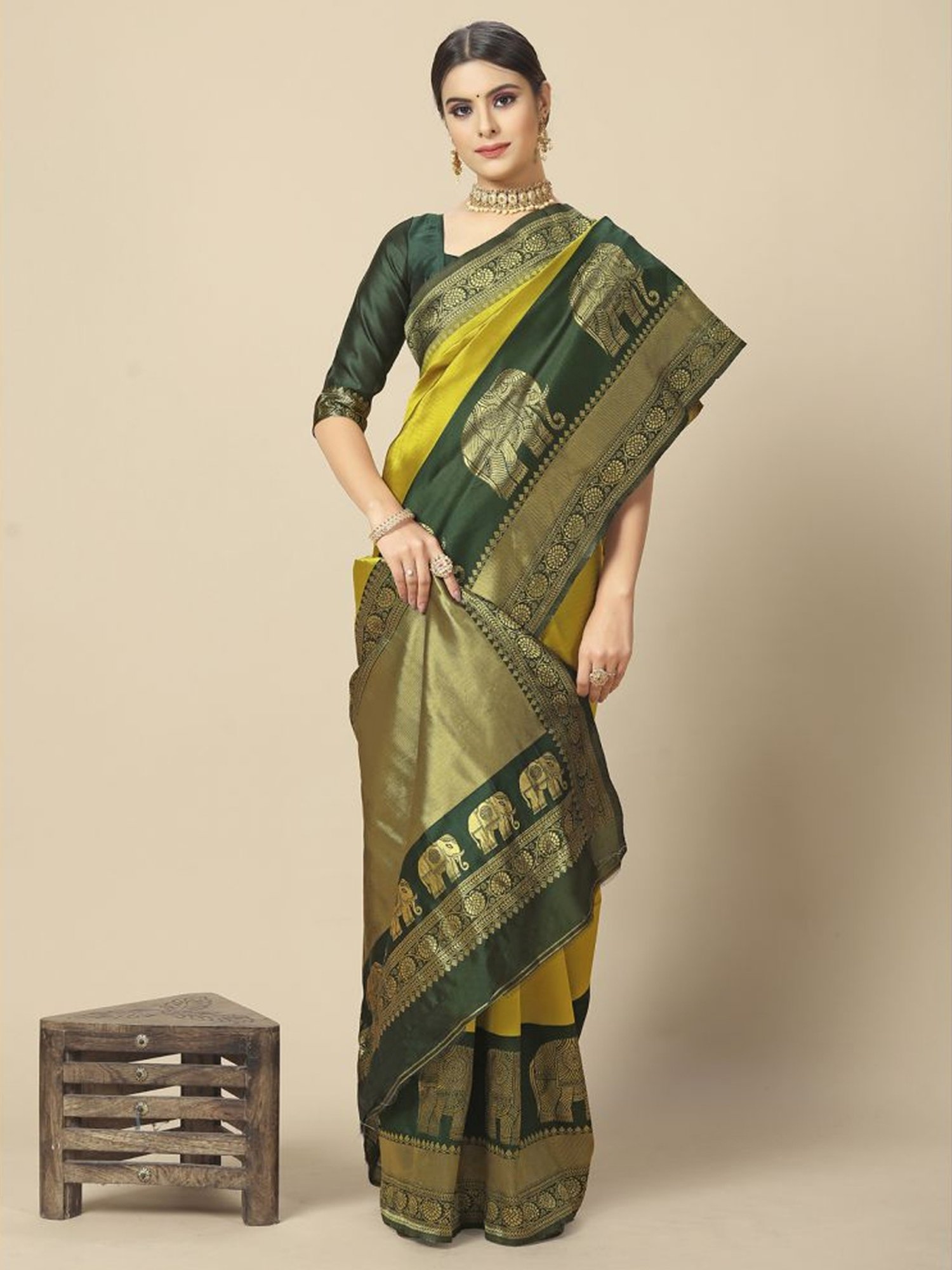 Rangita Green Silk Woven Saree With Unstitched Blouse