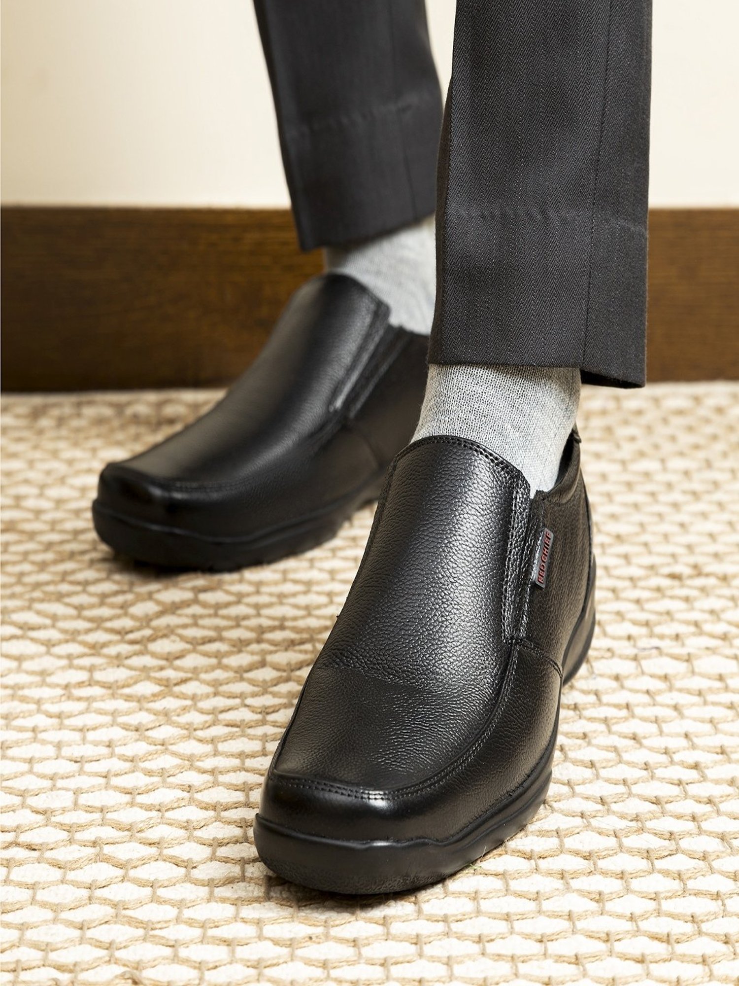 Red Chief Men's Black Formal Loafers