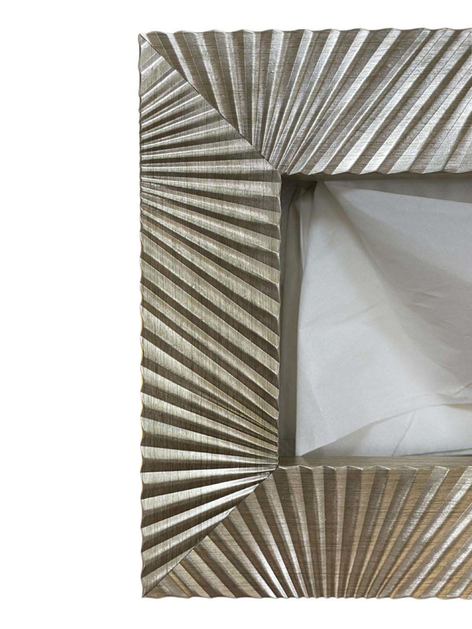 20" White Napkin with Red and Green Tassels Set of 4 pc White - SARO Lifestyle