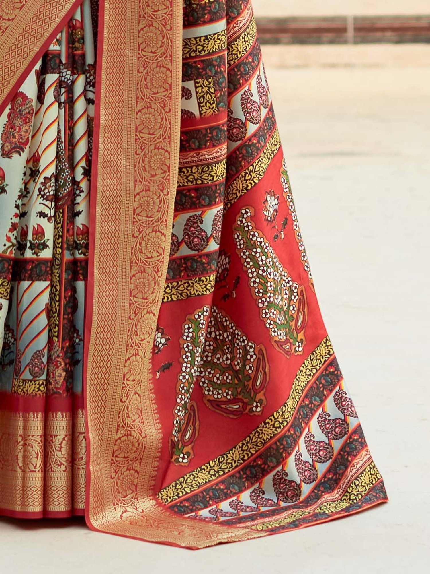 Saree Mall Green & Red Silk Printed Saree With Unstitched Blouse