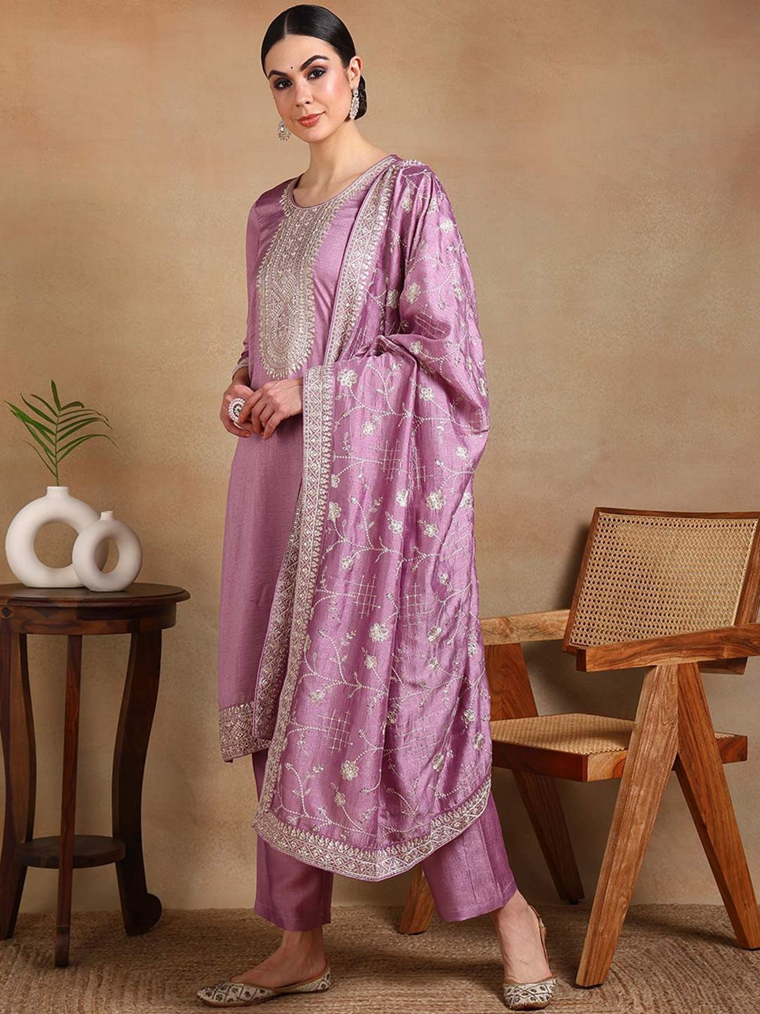Vaamsi Lavender Silk Embroidered Kurta With Pant & Dupatta