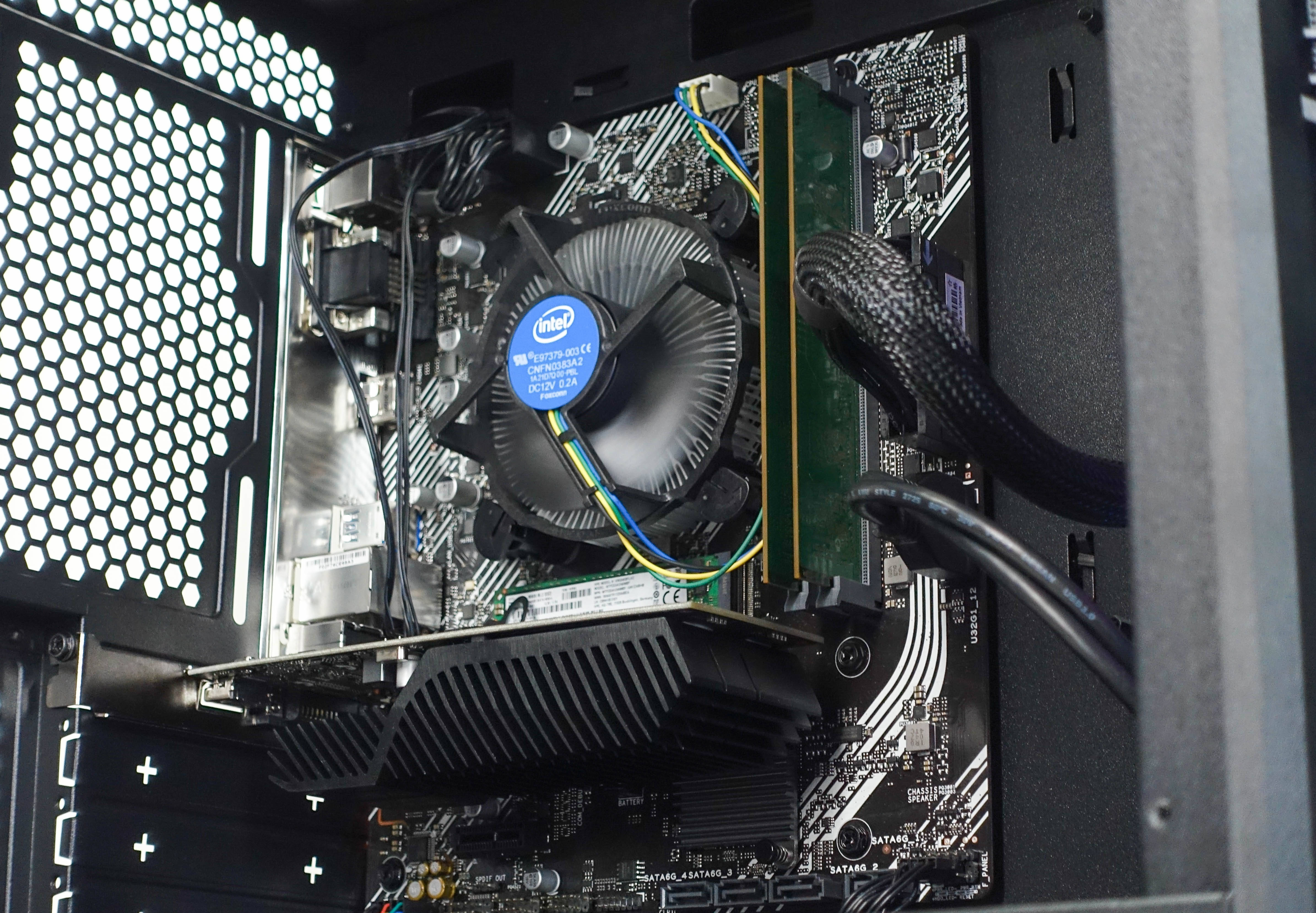 Custom Gaming Desktop PC - Intel i3-10100F 3.6GHz - 8GB DDR4 RAM - 240GB M.2 SSD (Solid State Drive) - 500w 80+ Bronze PSU - Wi-Fi