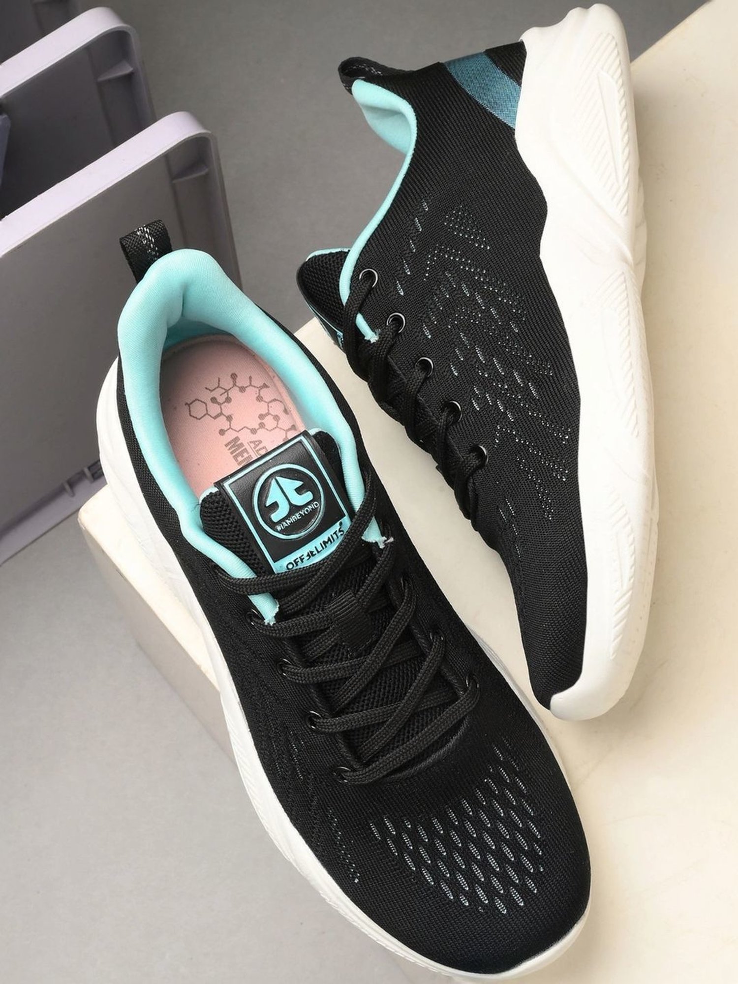 Off Limits Women's DAKOTA W Black Running Shoes