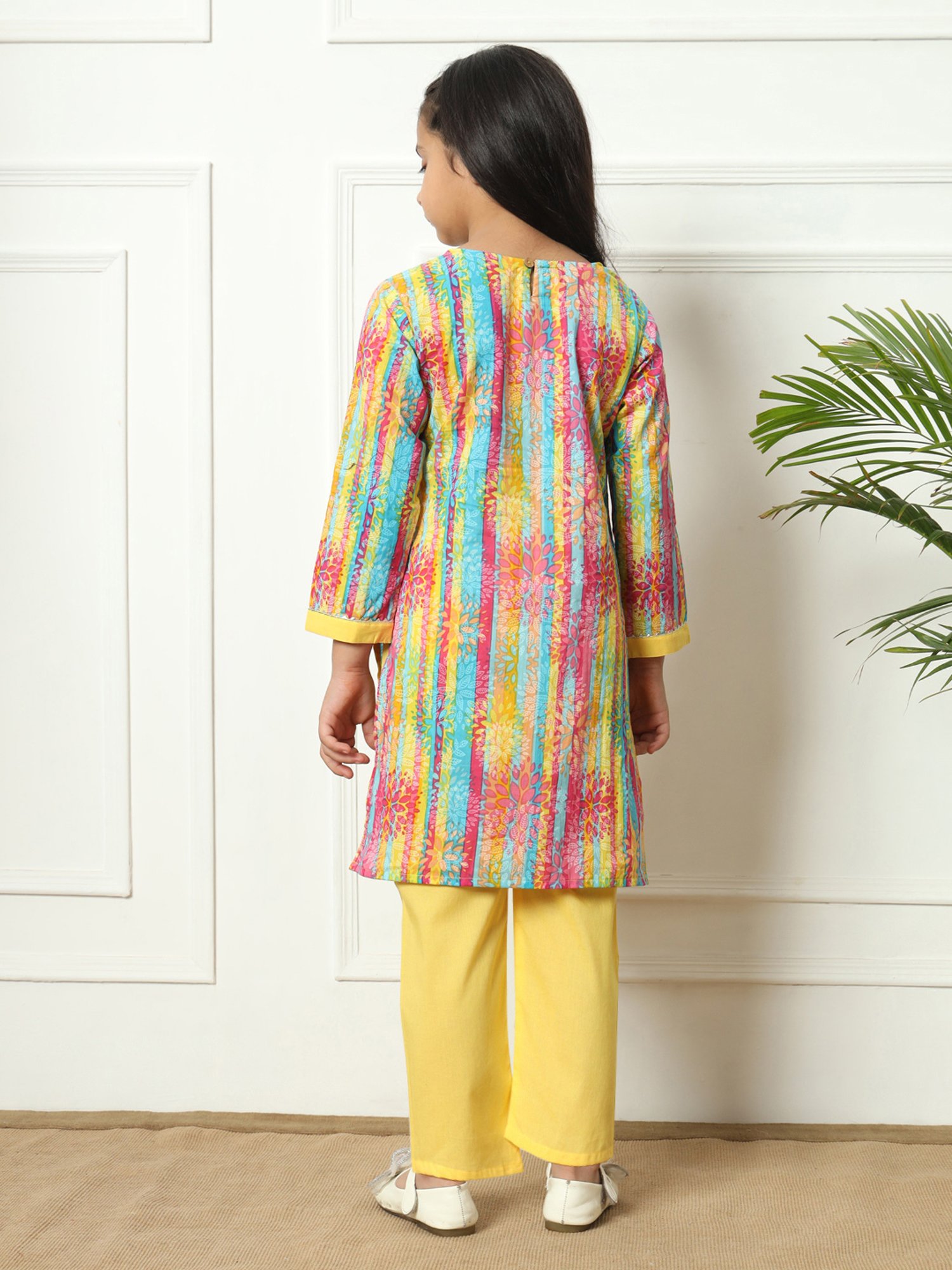 READIPRINT FASHIONS Kids Yellow & Blue Printed Kurti with Pants