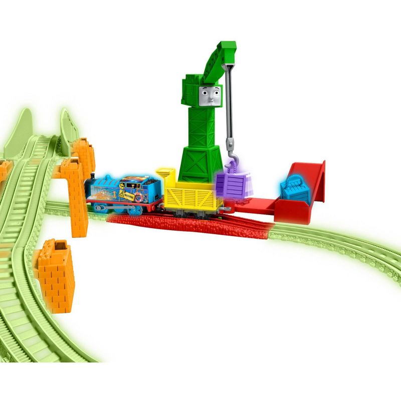 Thomas & Friends TrackMaster Hyper Glow Night Delivery