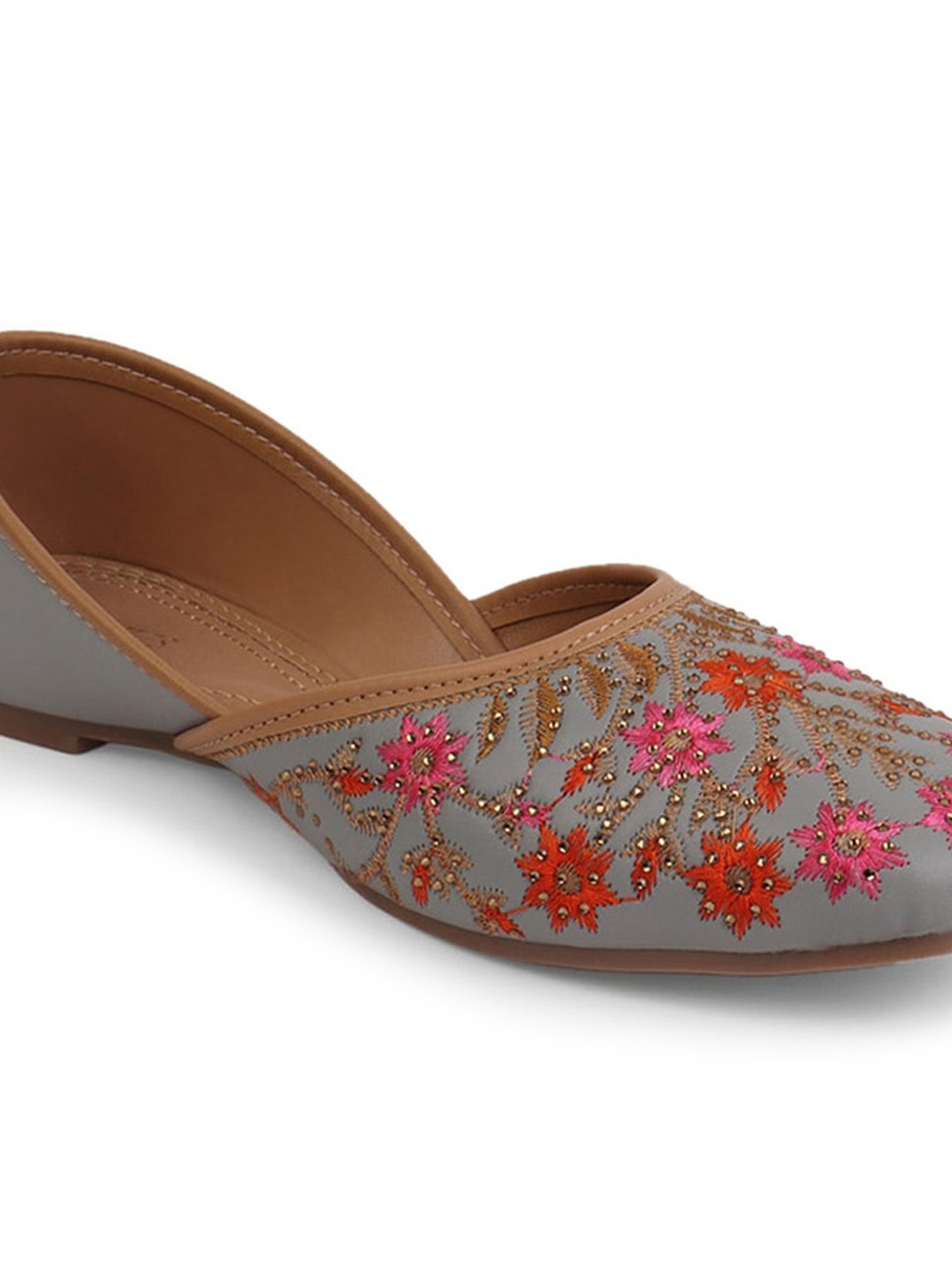 Iconics Women's Grey Ethnic Juttis
