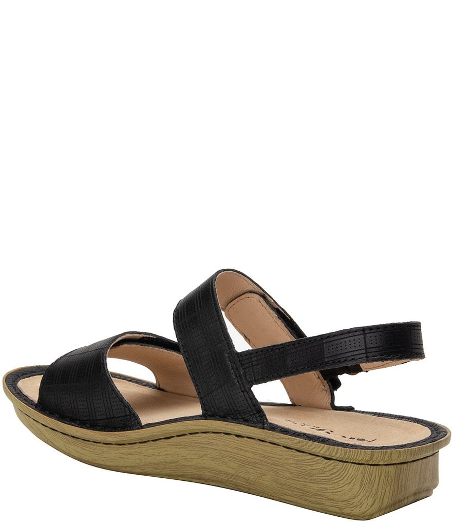 Aetrex Jillian Sport Leopard Print EVA Water Friendly Wedge Sandals