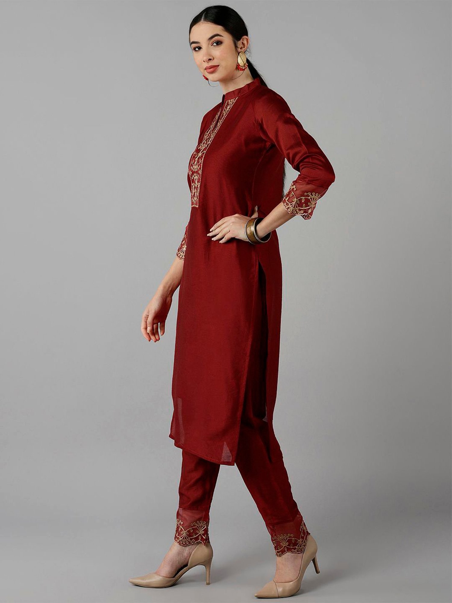 Vaamsi Maroon Embroidered Kurta Pant Set With Dupatta
