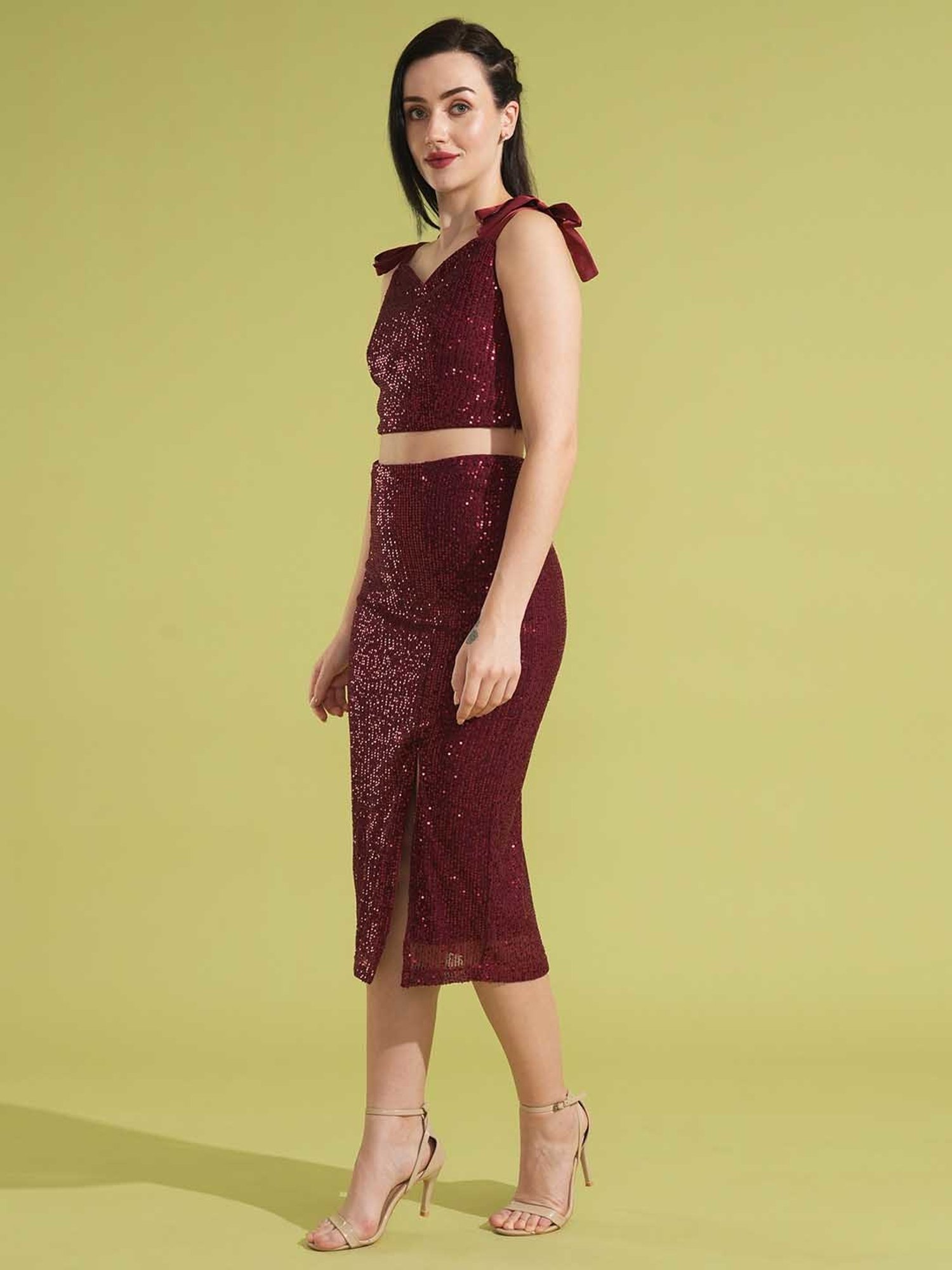 Globus Maroon&iquest;Embellished Crop Top With Skirt