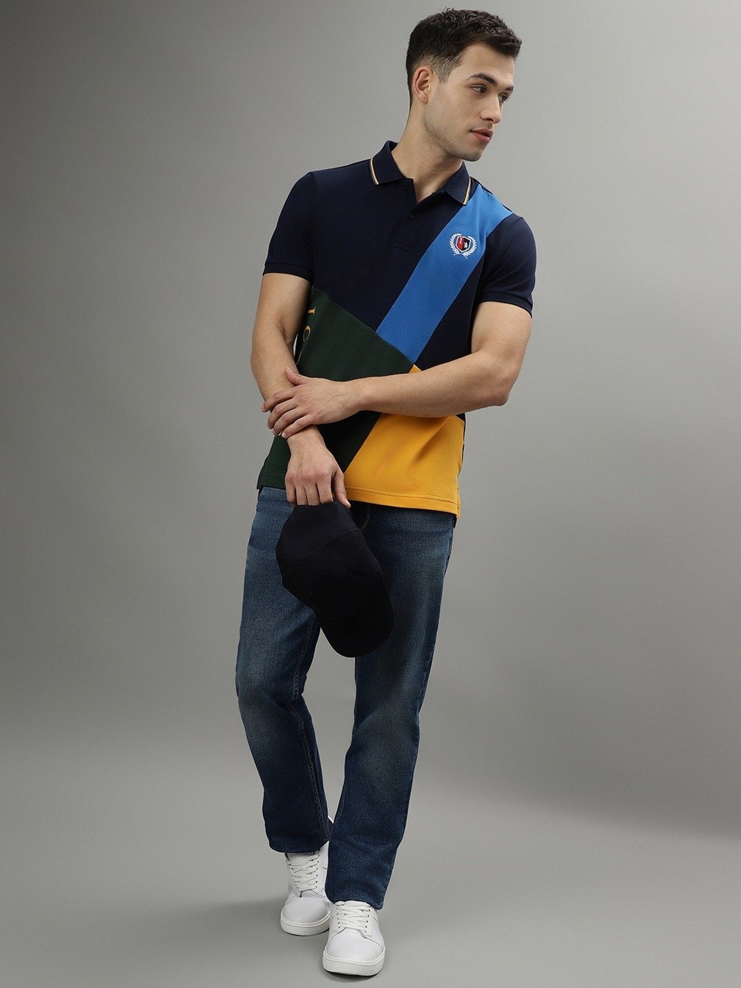 Iconic Men Colourblocked Regular Fit Cotton T-shirt