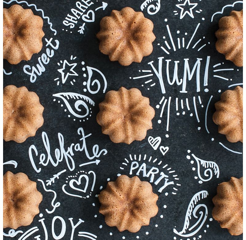 Nordic Ware 12-Cavity Bundt Cupcake Pan, Mini, Red