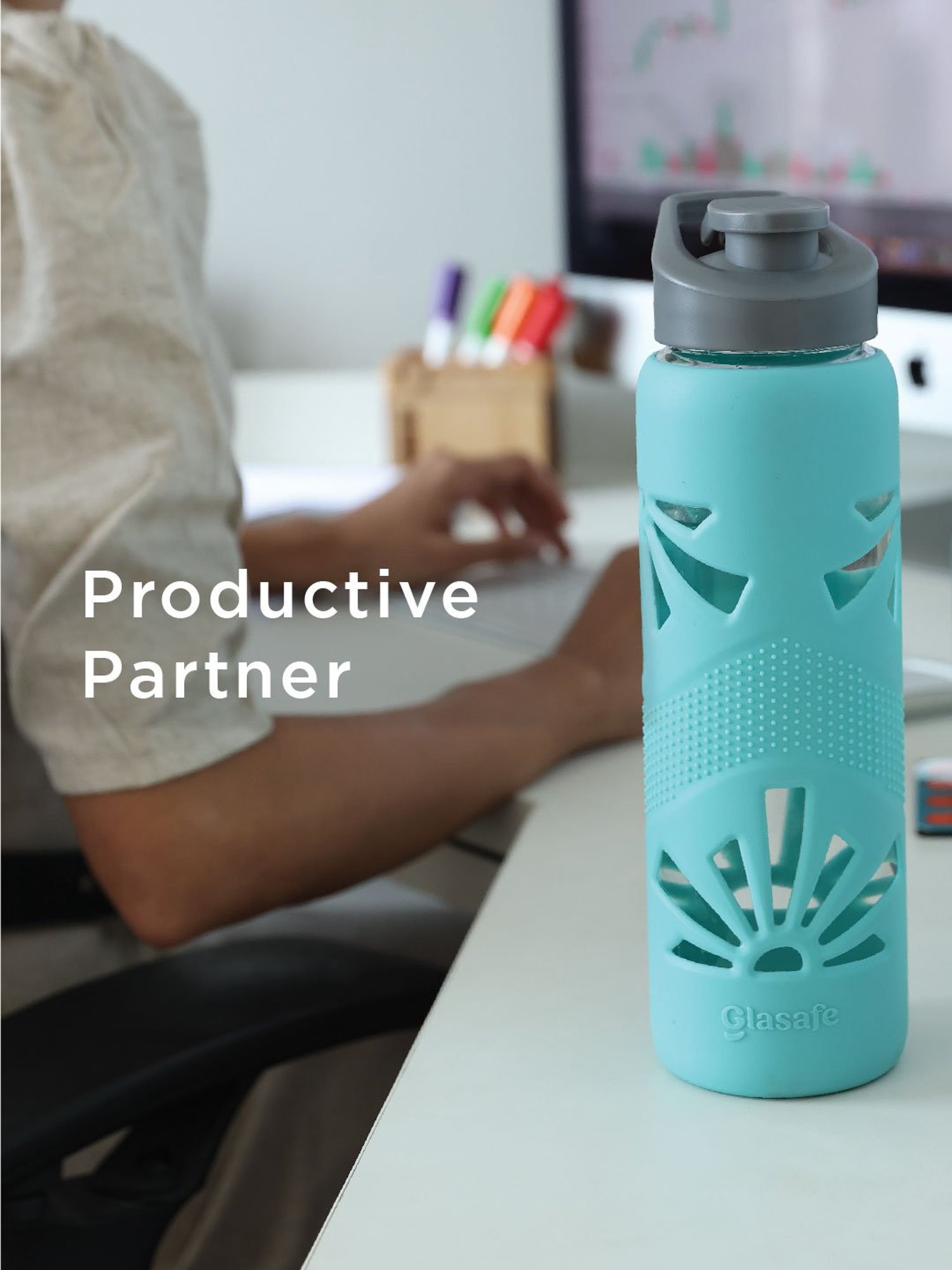 Glasafe Mellow Green Borosilicate Bottle with Protective Silicone Sleeve (750ml)