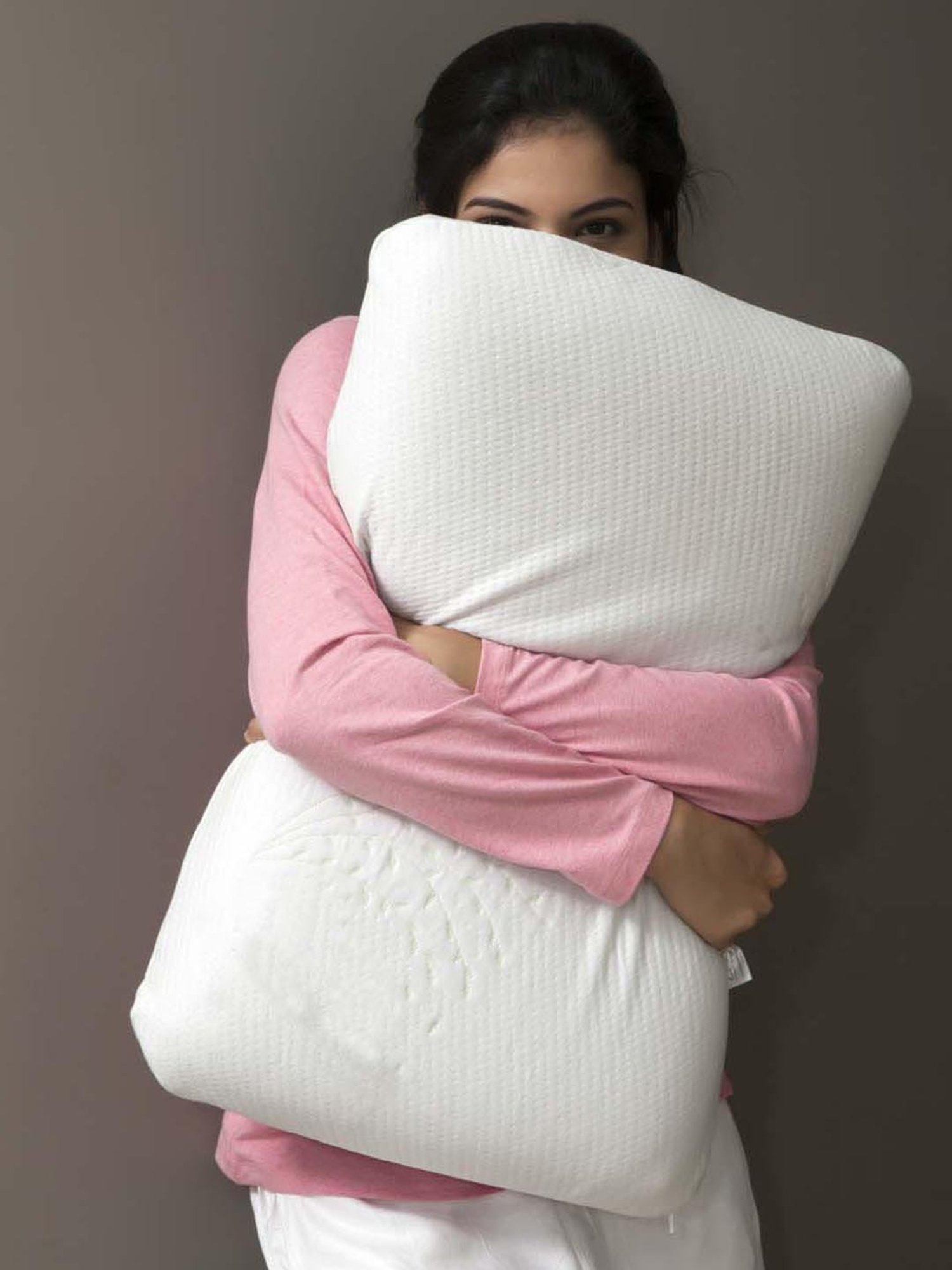 The White Willow Black Orthopaedic Mid Backrest Memory Foam Pillow - Set of 1