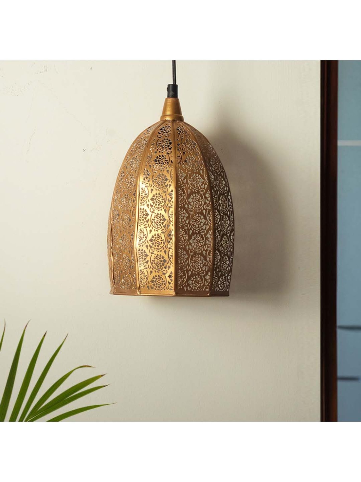 ExclusiveLane 'Moroccan Elegance' Matte Gold Iron Hand-Etched Pendant Lamp - Set of 1