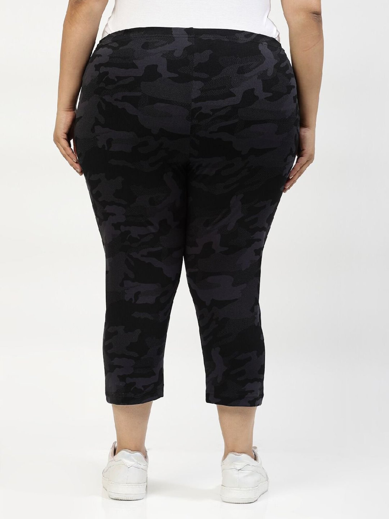 Melon by PlusS Blue Printed Capris