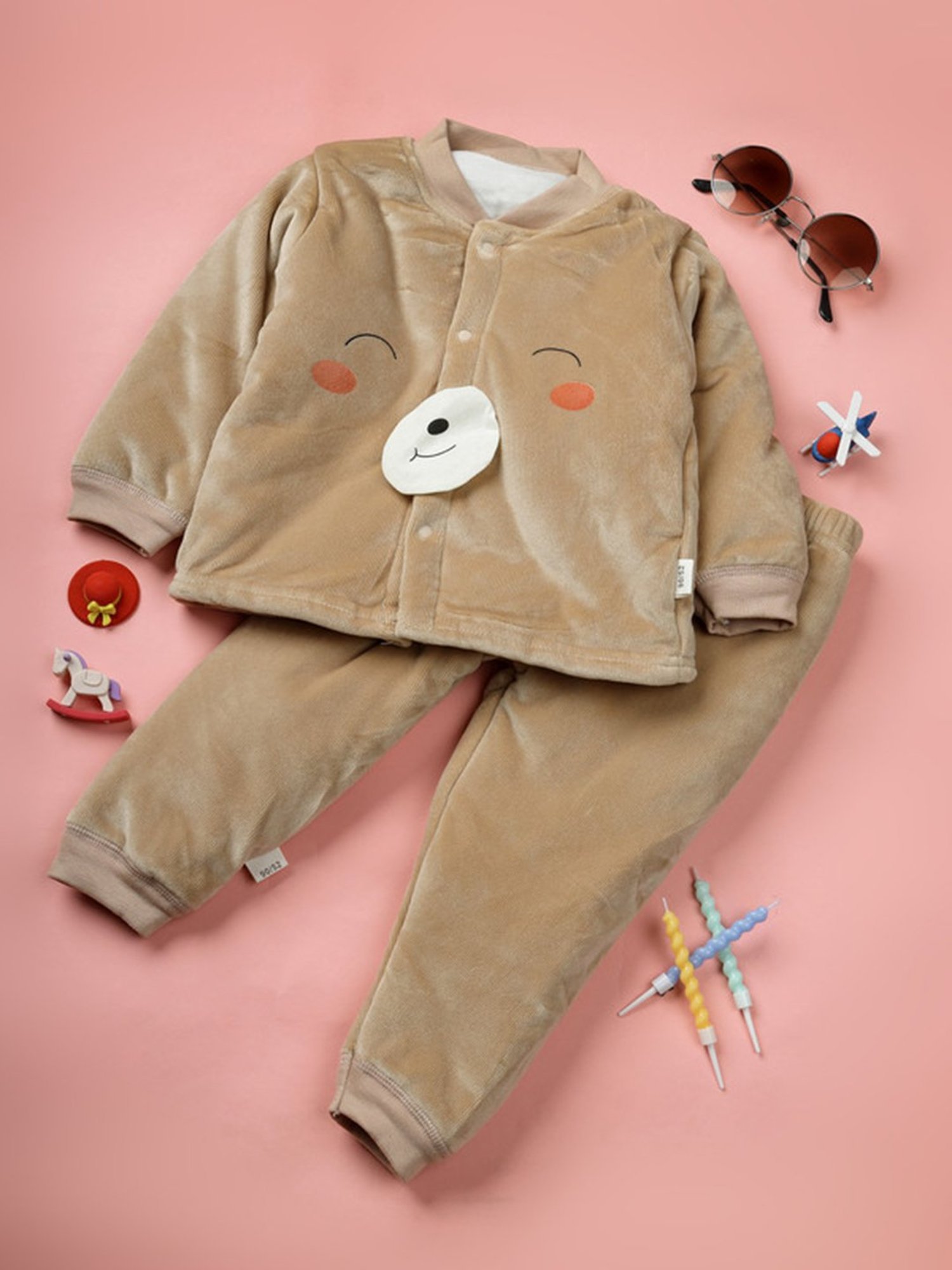 NEUDIS Girls Brown Printed Full Sleeves Sweatshirt with Trousers