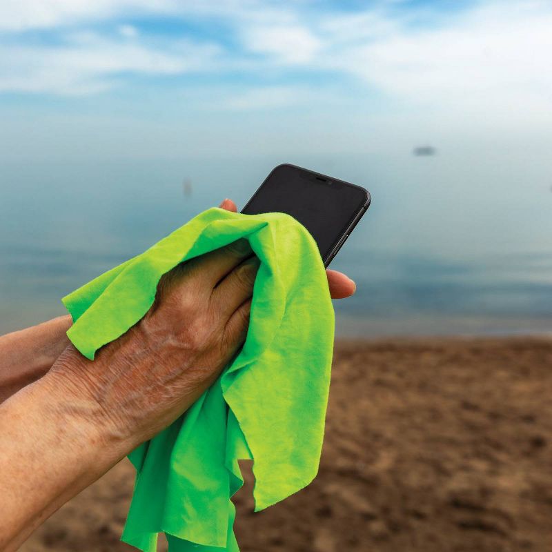 Travelon Clean Set of 2 Antimicrobial On-The-Go Cloth