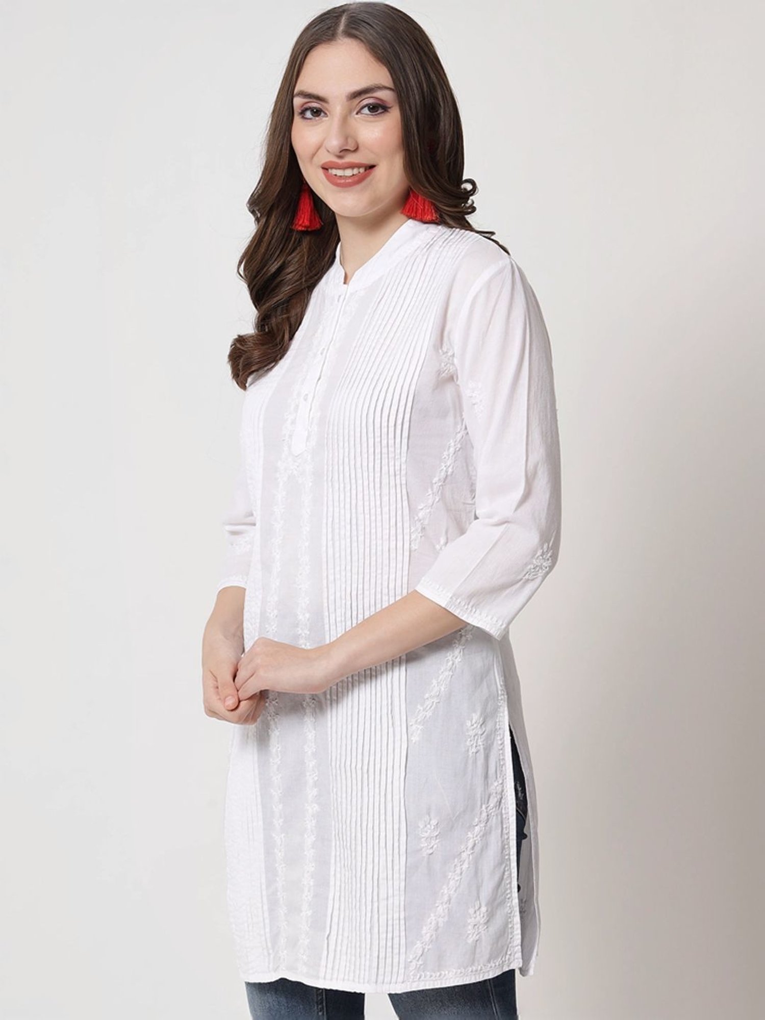 PARAMOUNT CHIKAN White Cotton Hand Embroidered Chikankari Straight Kurti