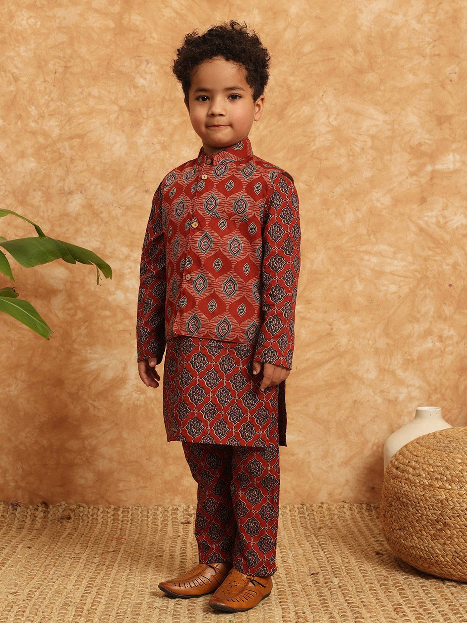 READIPRINT FASHIONS Kids Maroon & Blue Printed Full Sleeves Kurta, Pyjamas with Nehru Jacket