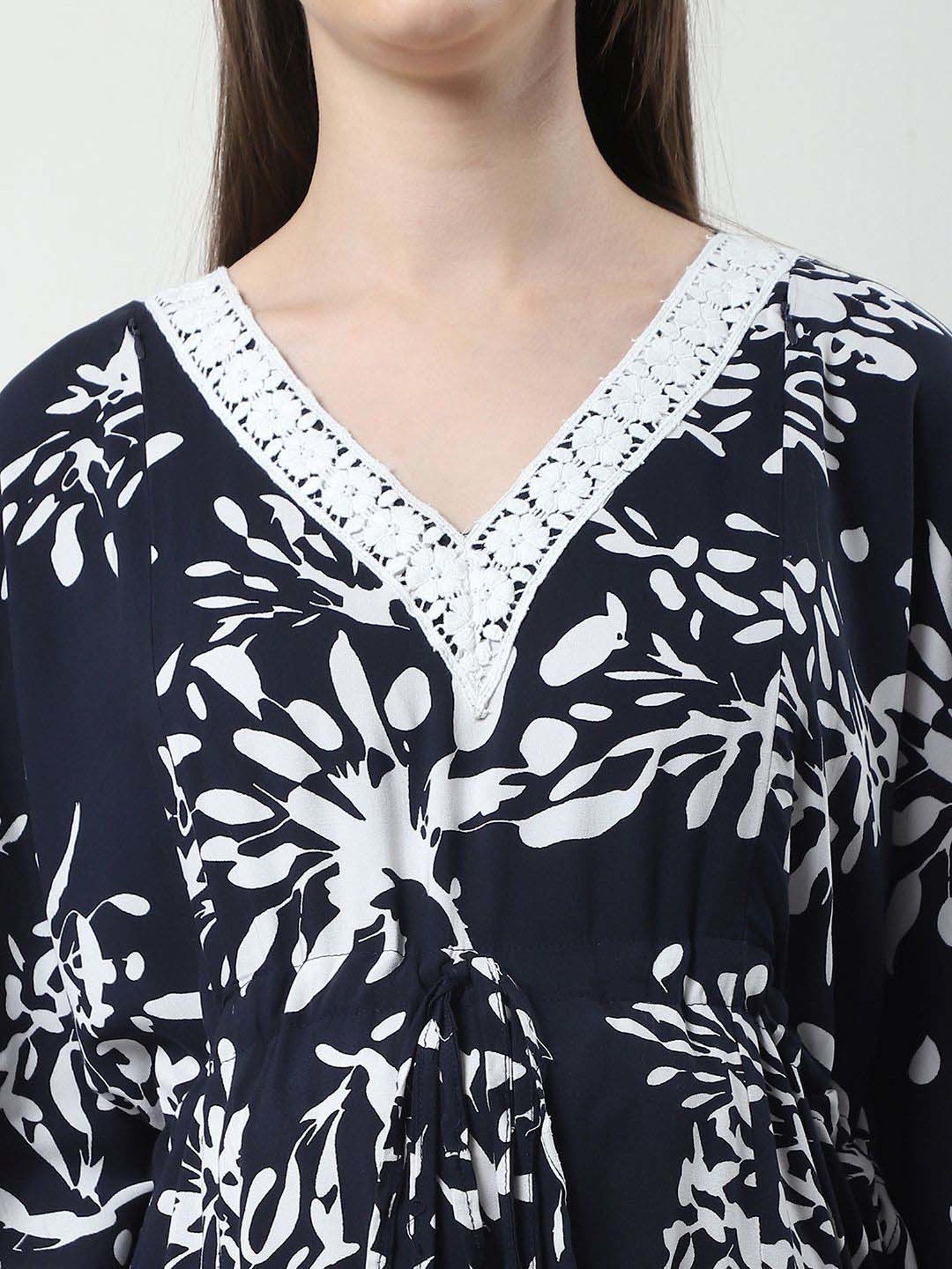 Secret Wish Black Rayon Floral Straight Kaftan