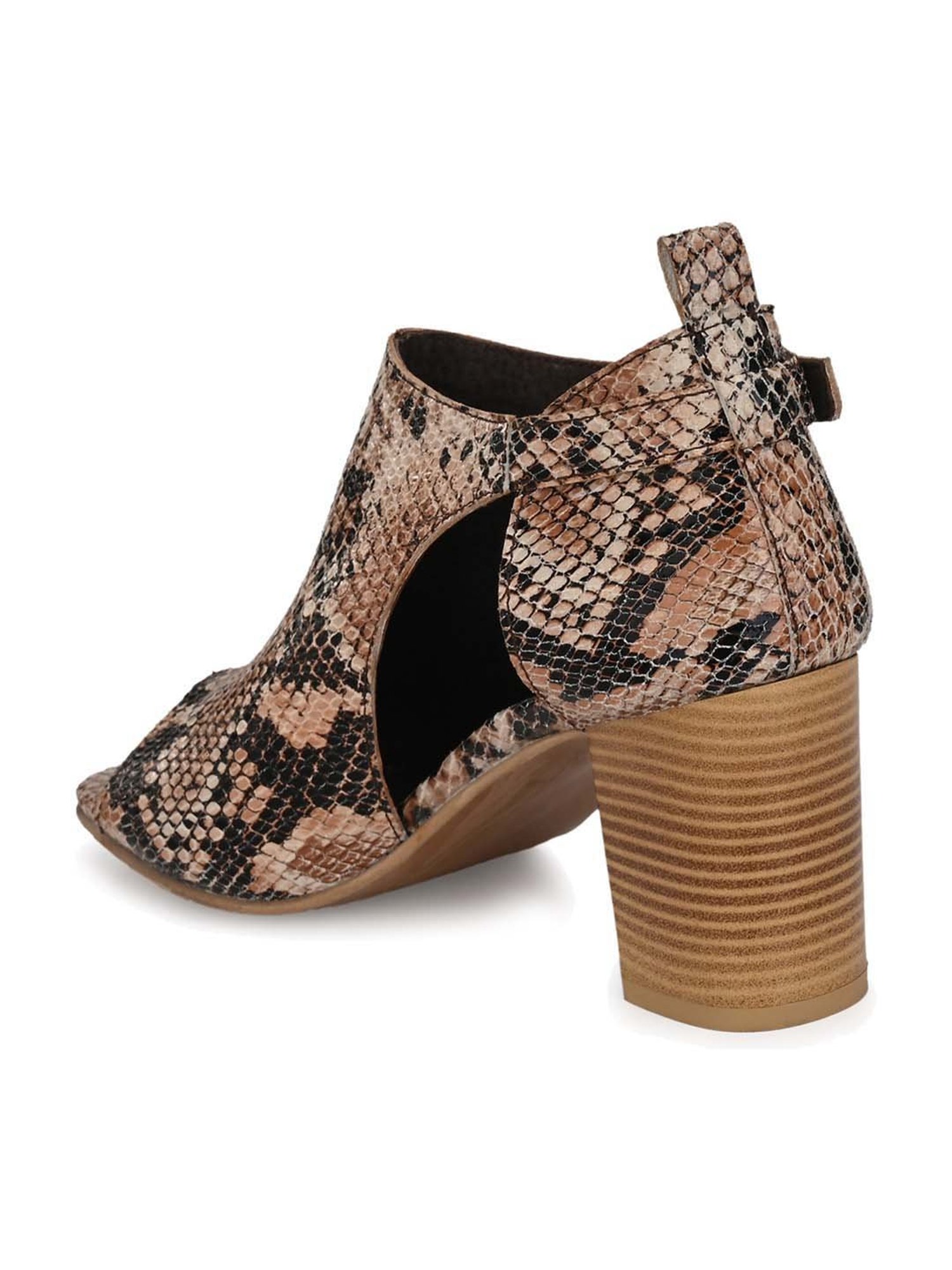 Carlo Romano Women's Brown Back Strap Sandals