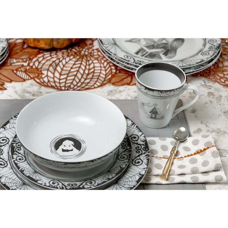 Robe Factory LLC The Nightmare Before Christmas 16-Piece Ceramic Dinnerware Set