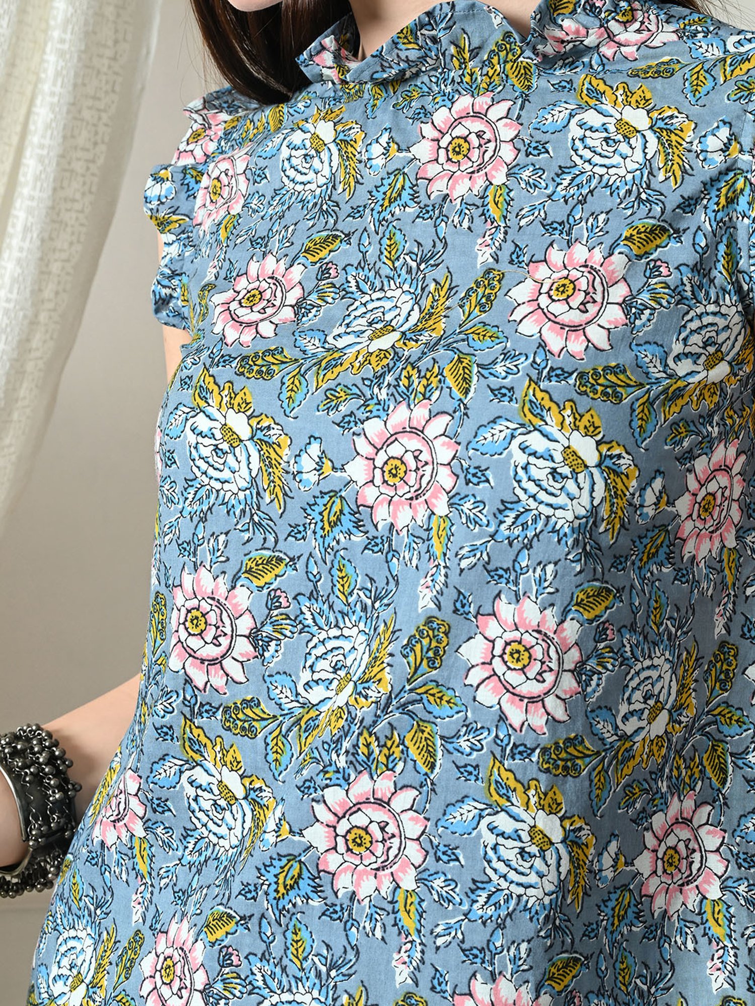 DECKEDUP Blue Cotton Floral Print Top